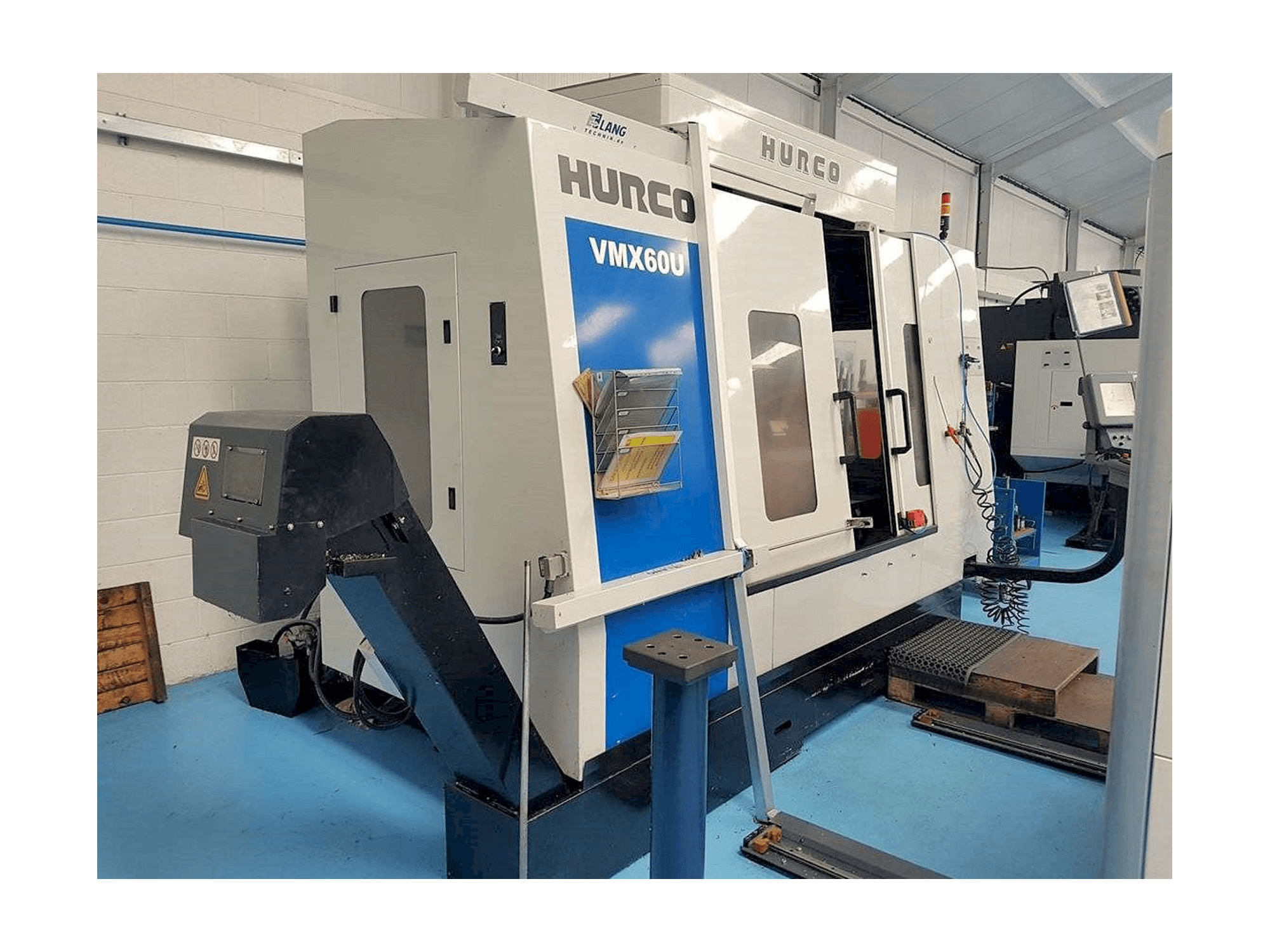 Hurco VMX 60U Mašinos vaizdas iš priekio
