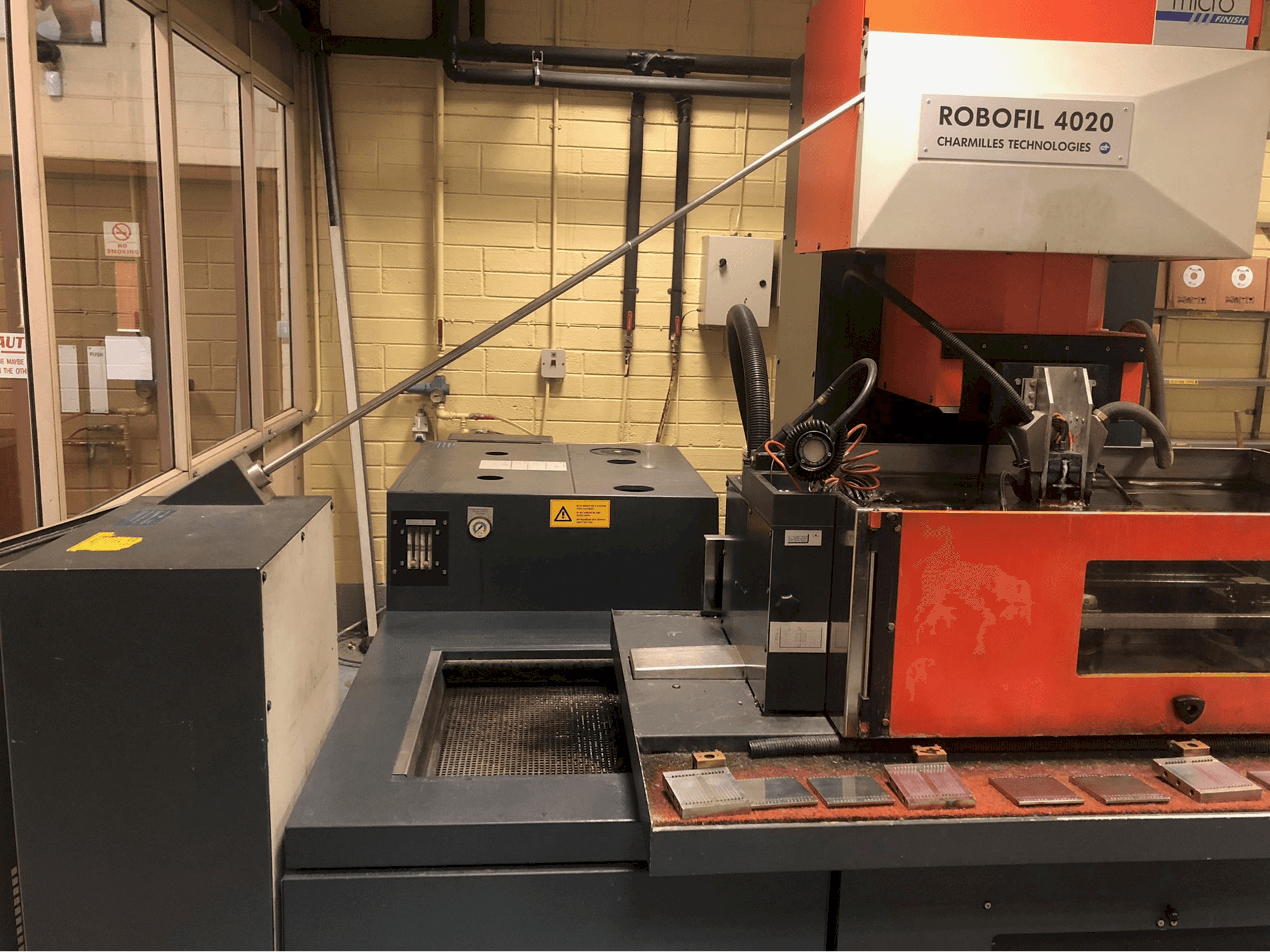 CHARMILLES Mašinos vaizdasROBOFIL 4020 iš priekio