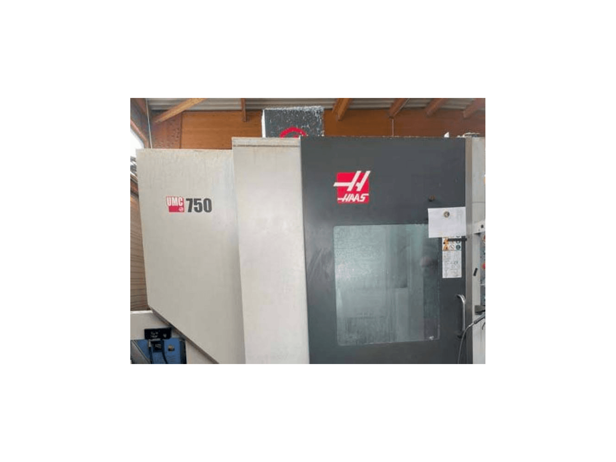 HAAS UMC 750 S Mašinos vaizdas iš priekio