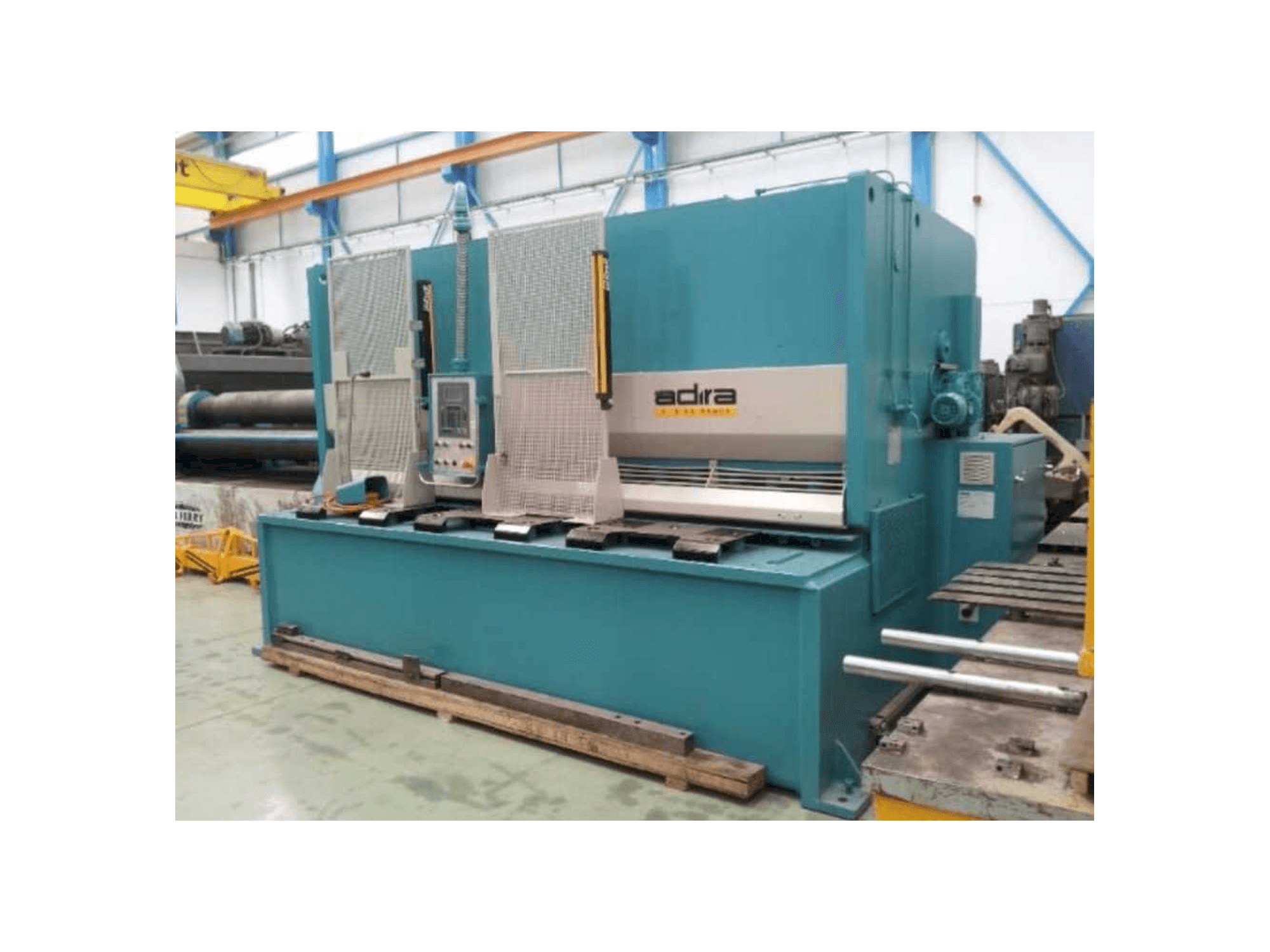 ADIRA GVX 2030 Mašinos vaizdas iš priekio