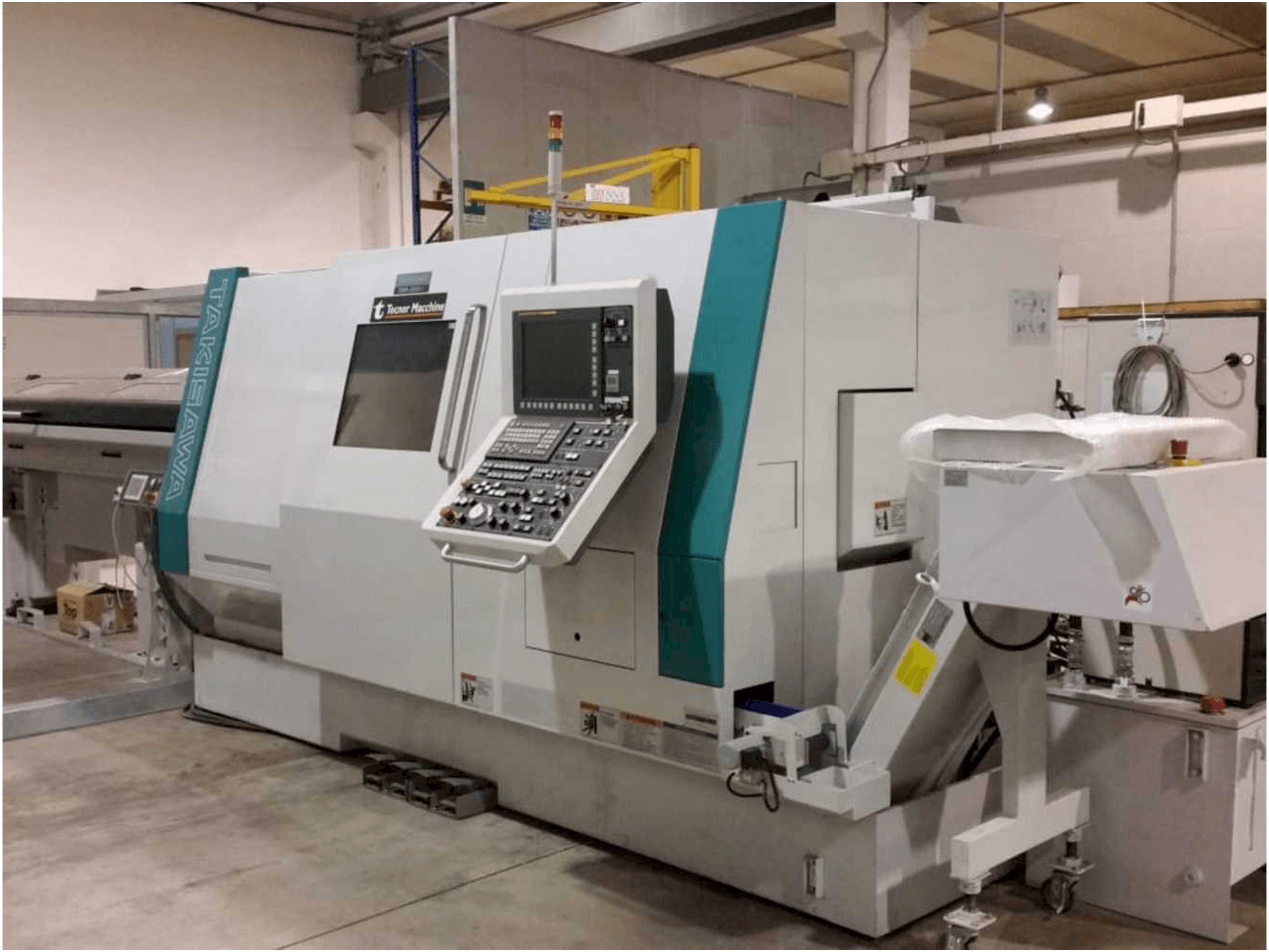 Takisawa TMMY-250 M1 Mašinos vaizdas iš priekio