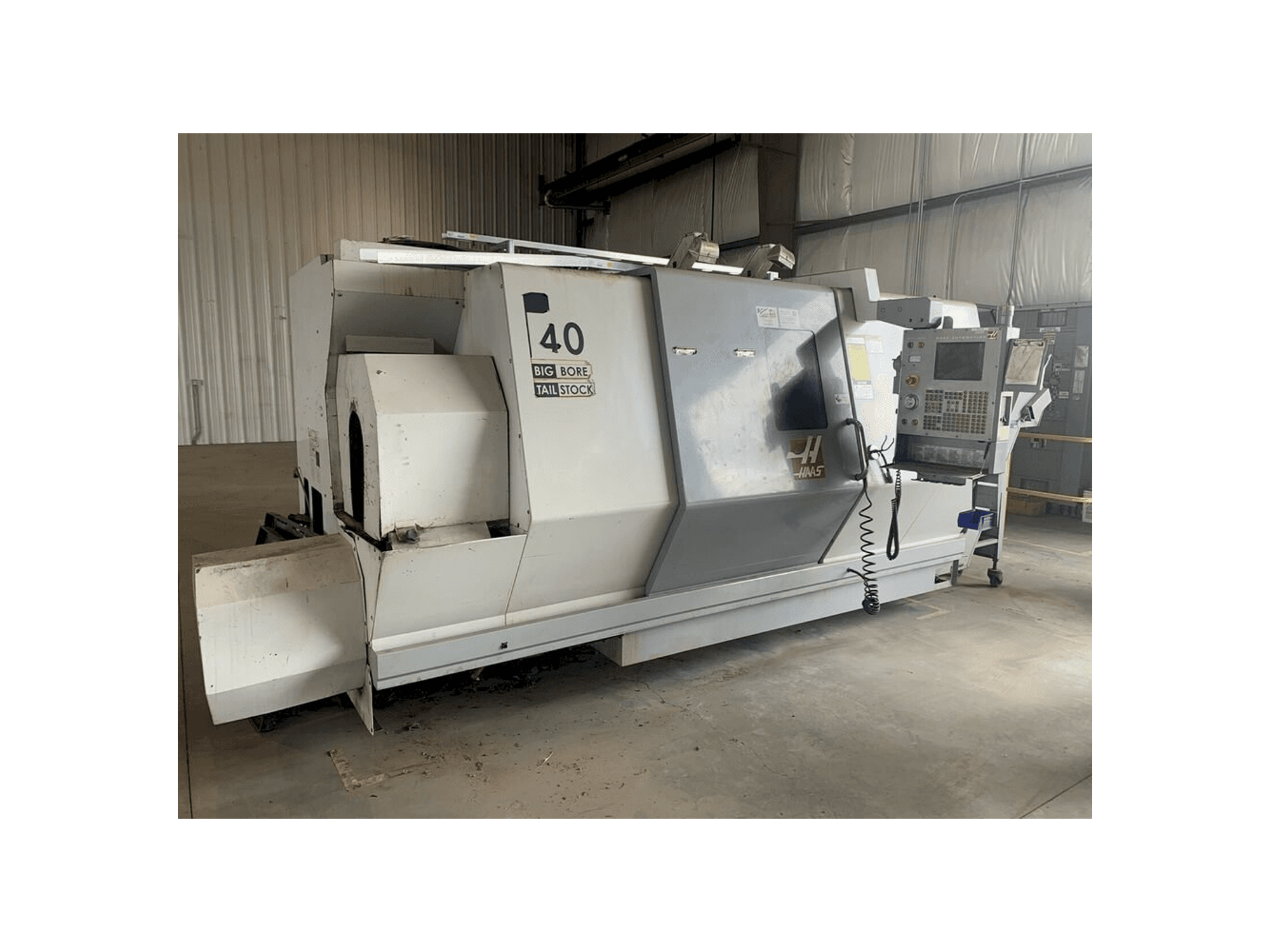 HAAS SL-40TB Mašinos vaizdas iš priekio