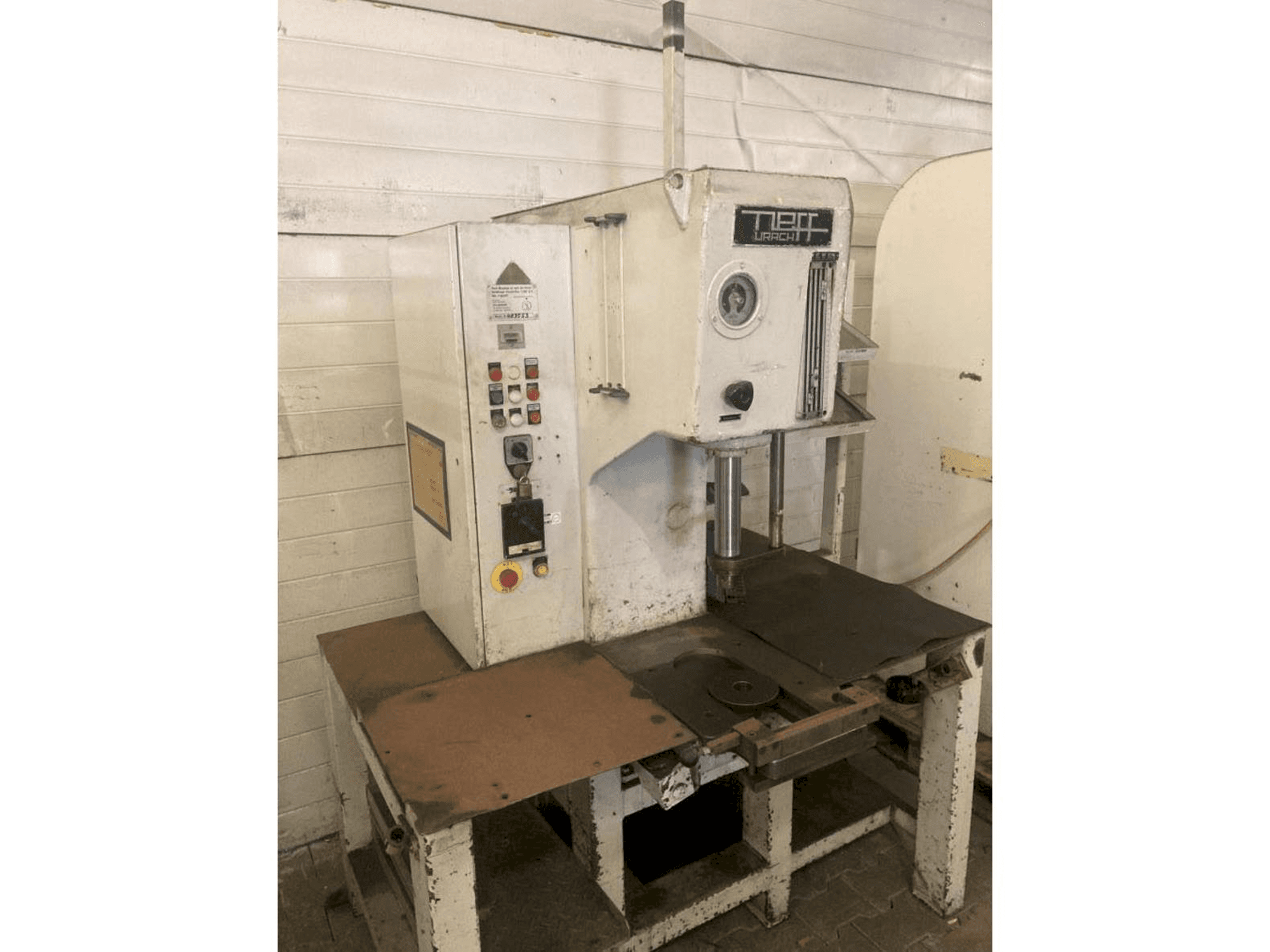 Walter NEFF T6.3 Mašinos vaizdas iš priekio