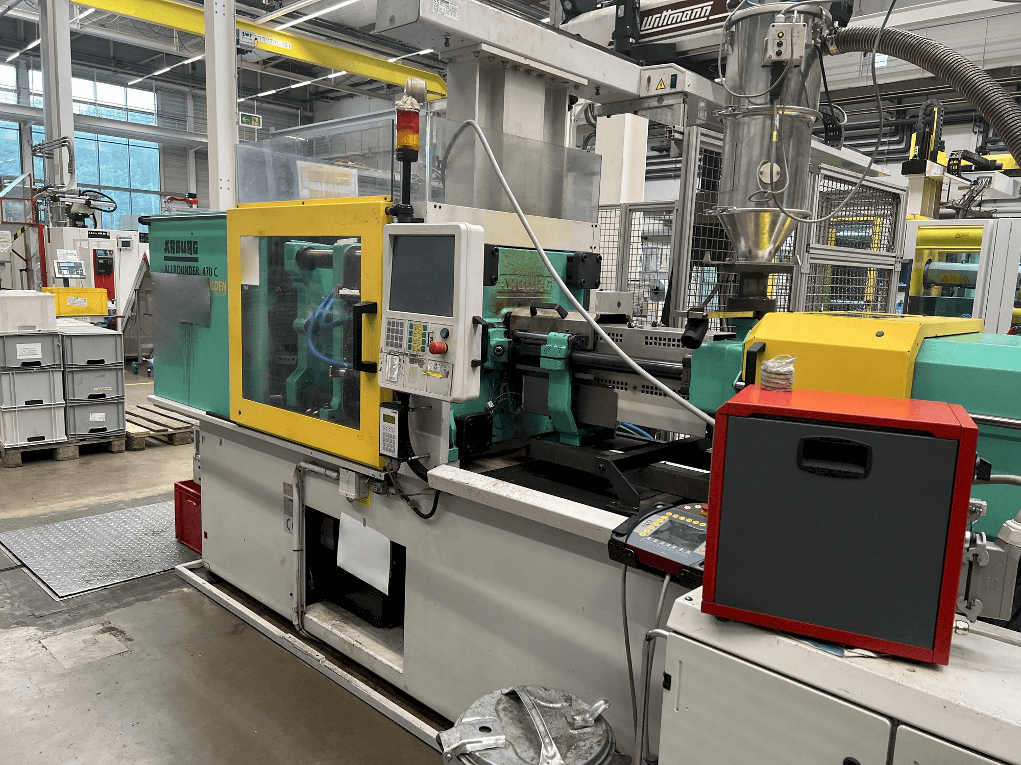 Arburg 470C 1500 - 400 Mašinos vaizdas iš priekio