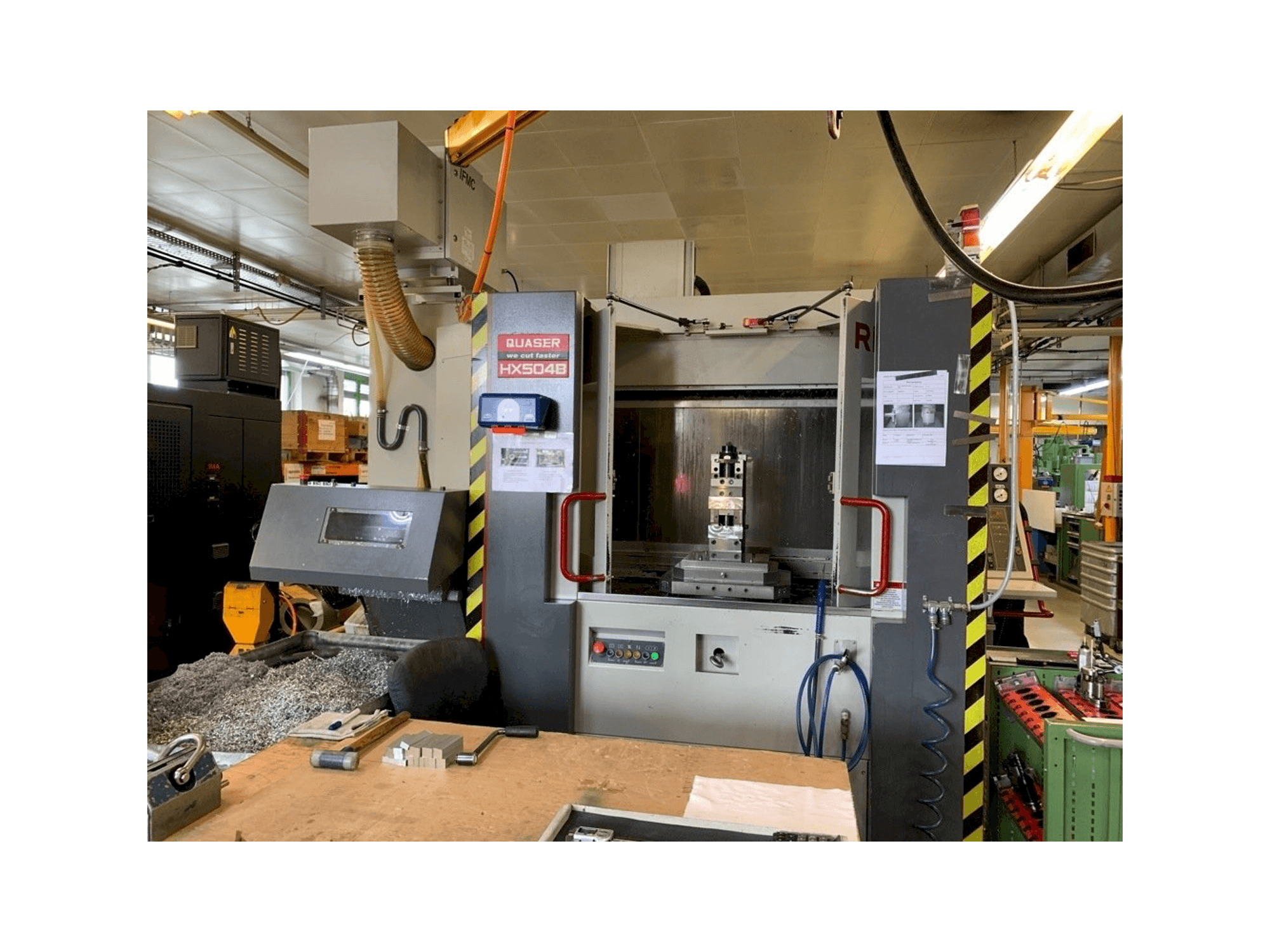 Quaser HX504B Mašinos vaizdas iš priekio