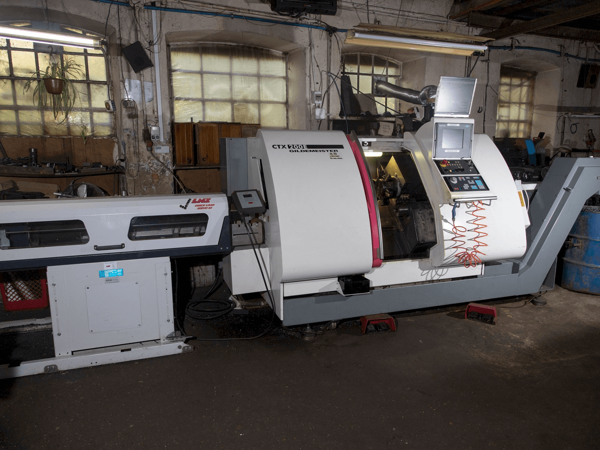 Gildemeister CTX-200 E Mašinos vaizdas iš priekio