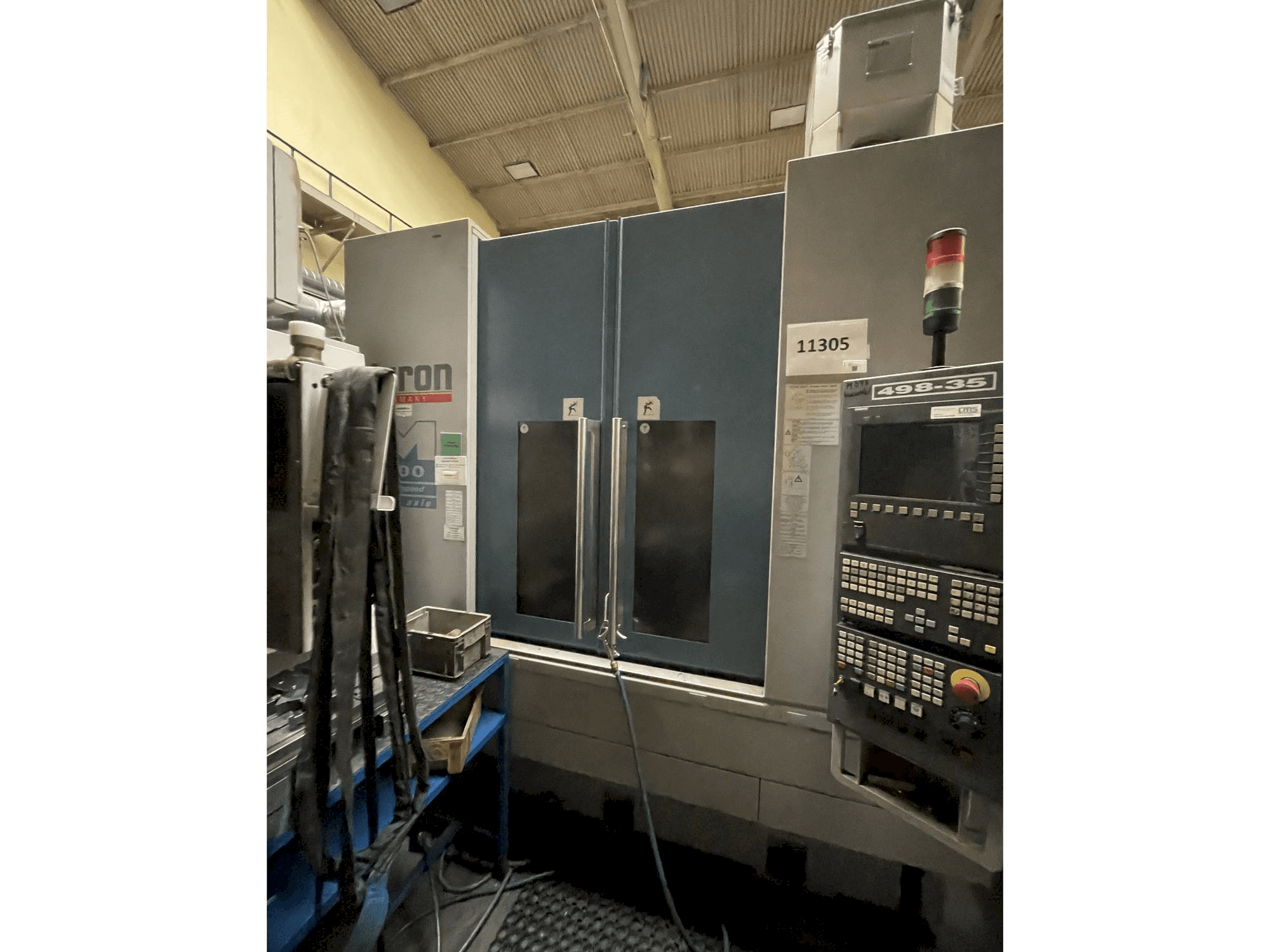 CHIRON MILL FA 800 Mašinos vaizdas iš priekio