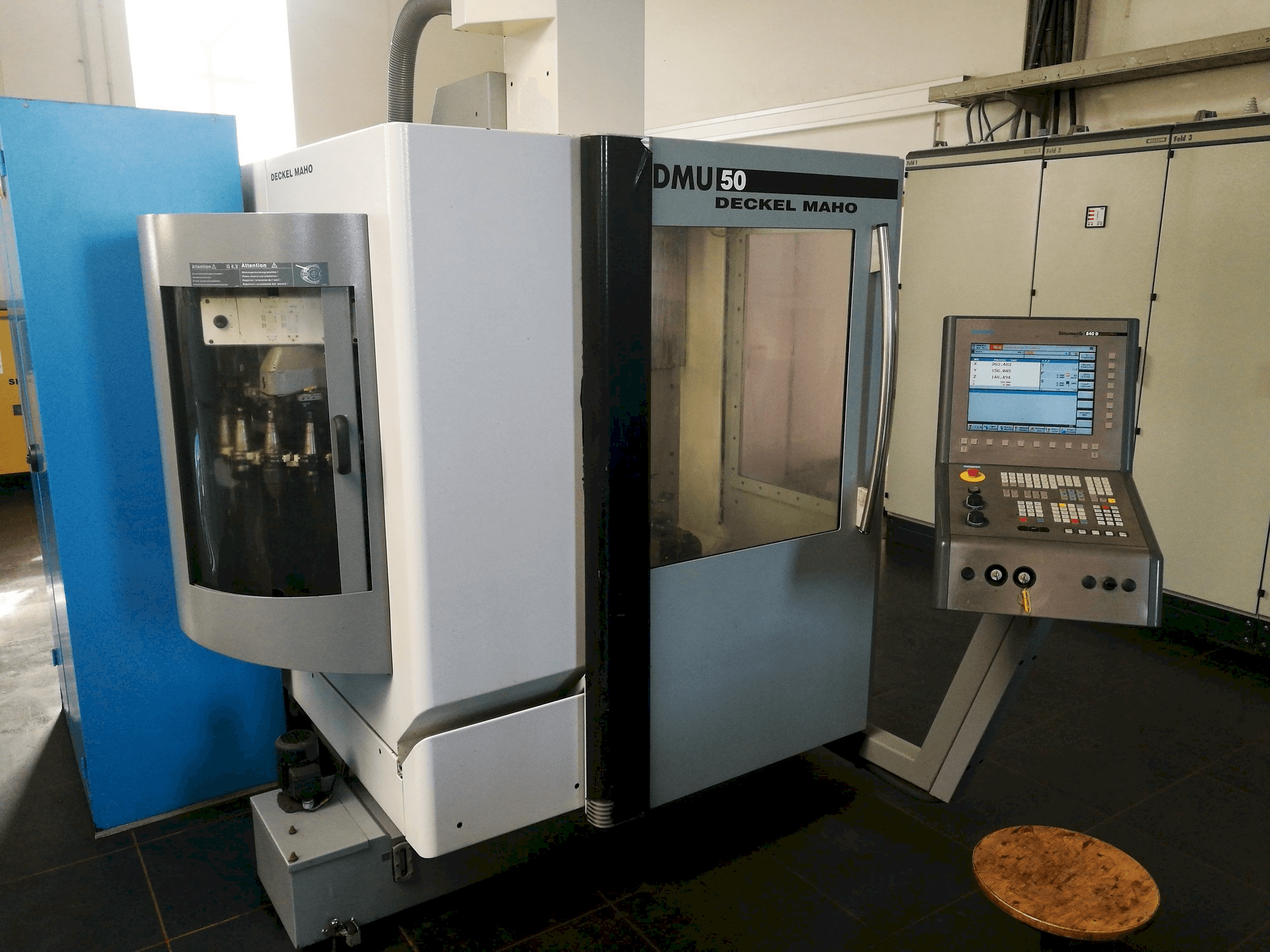 DECKEL MAHO DMU 50 Mašinos vaizdas iš priekio