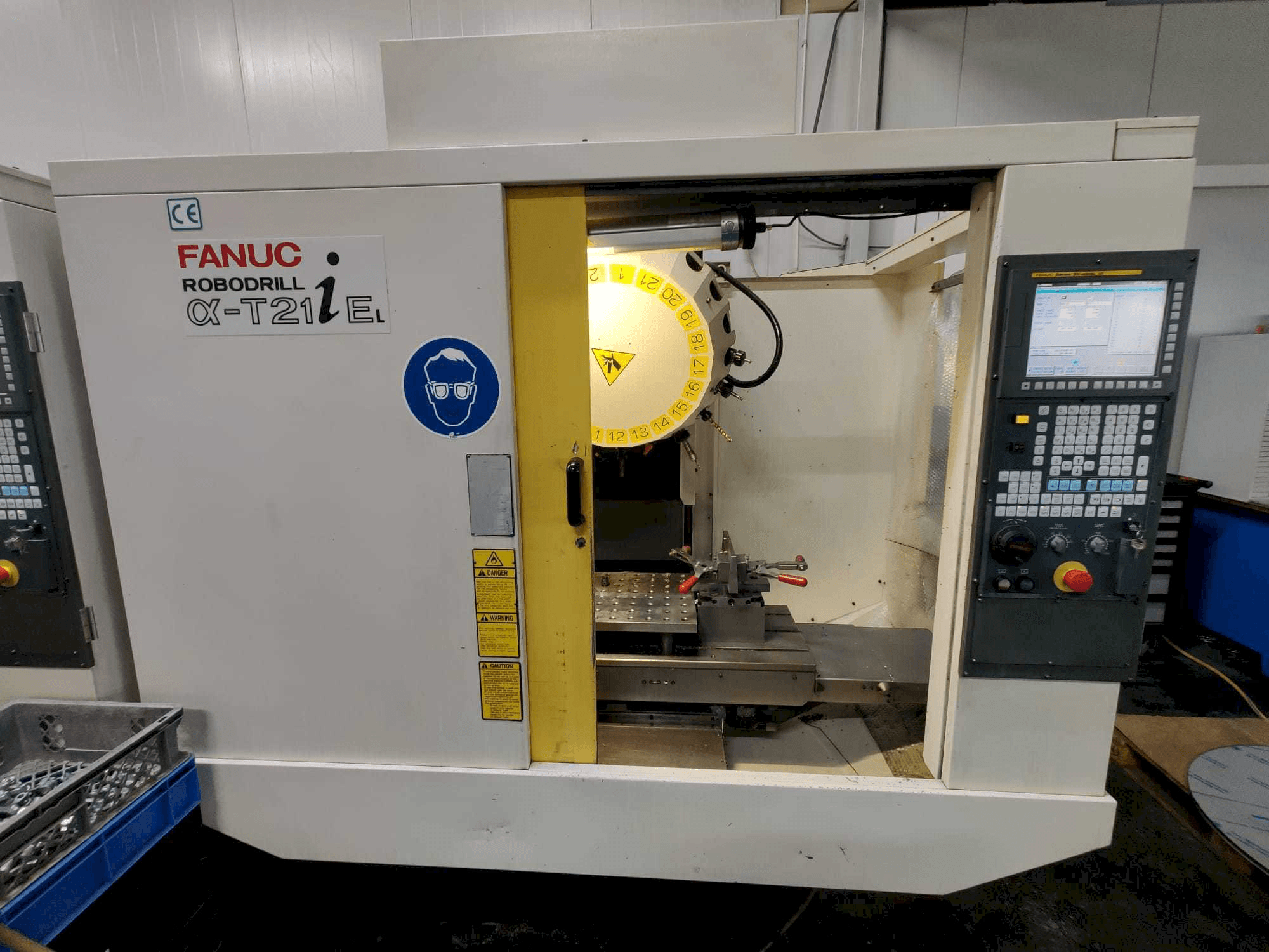 FANUC Robodrill α-T21iEL Mašinos vaizdas iš priekio