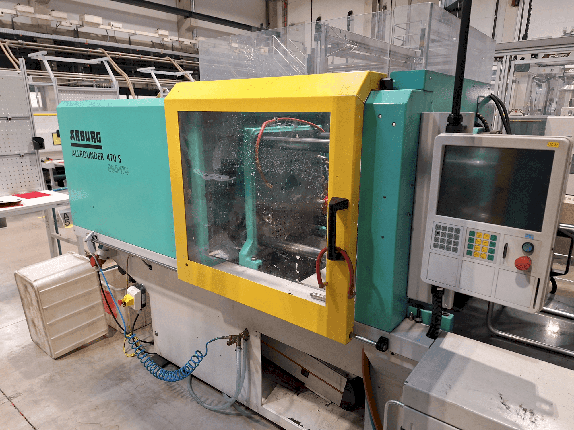 Arburg 470 S 800-170 Mašinos vaizdas iš priekio