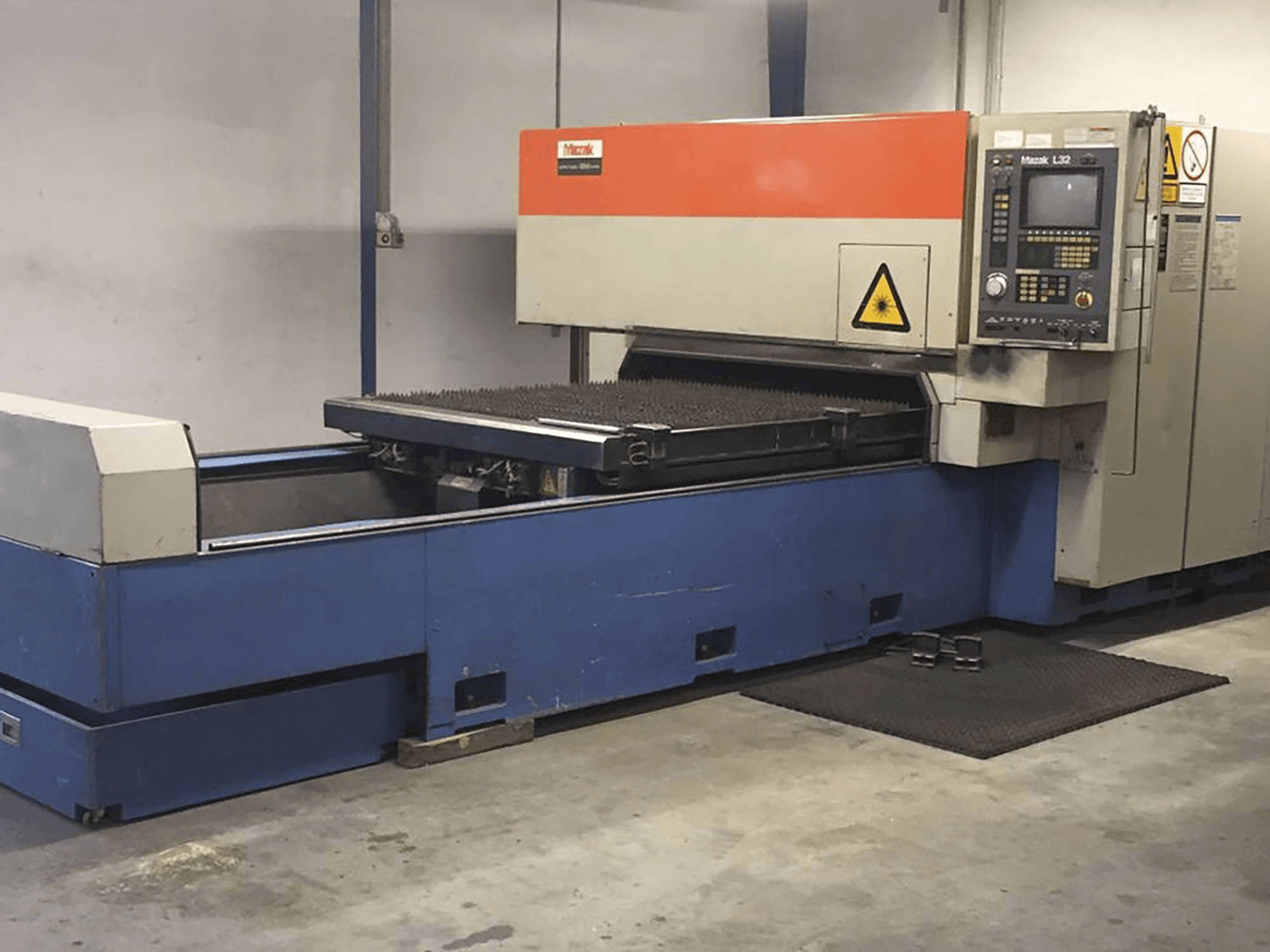 Mazak Mašinos dešinės pusės vaizdasSUPERTURBO X510