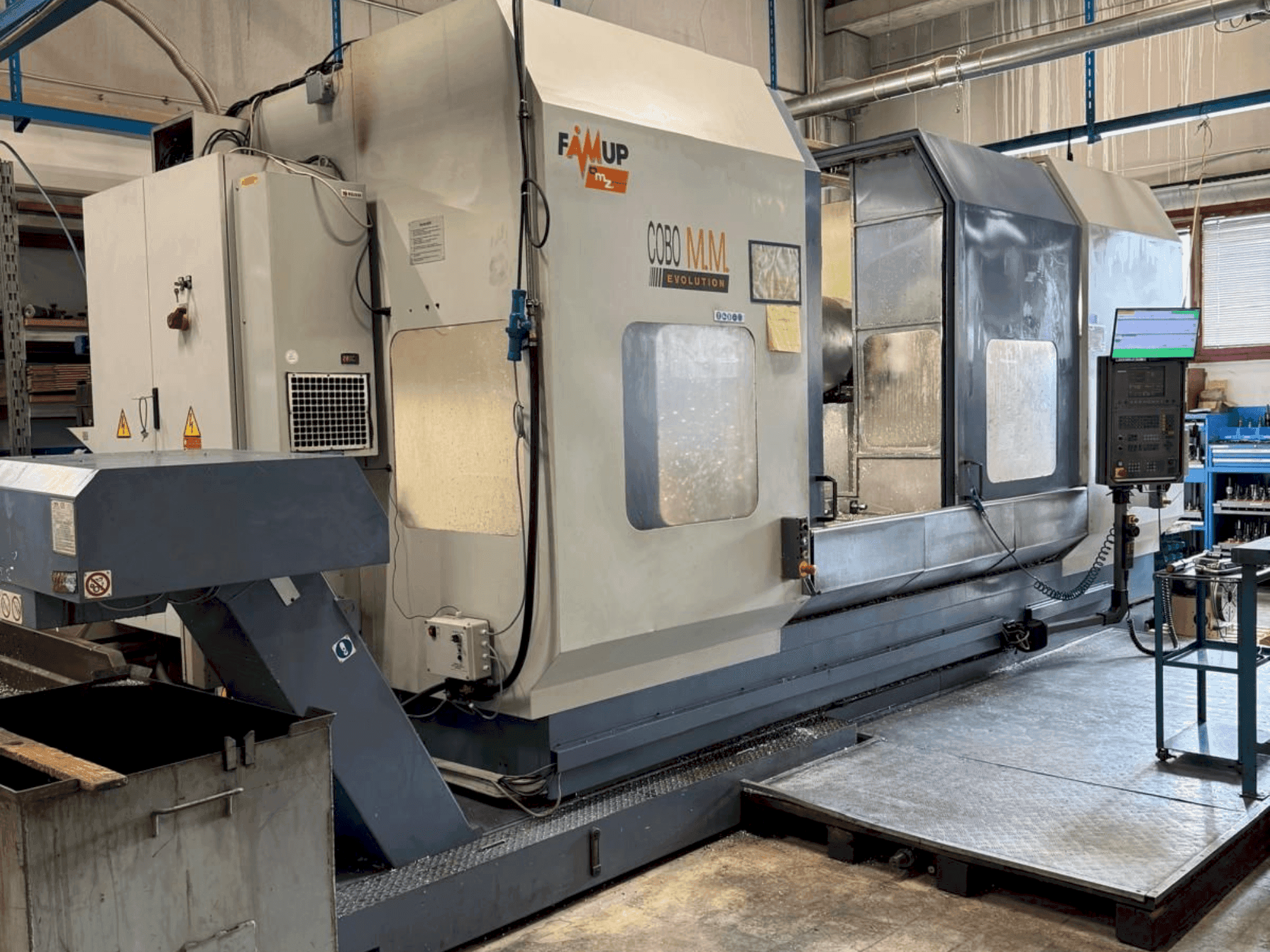 FAMUP COBO MM 3000 Mašinos vaizdas iš priekio