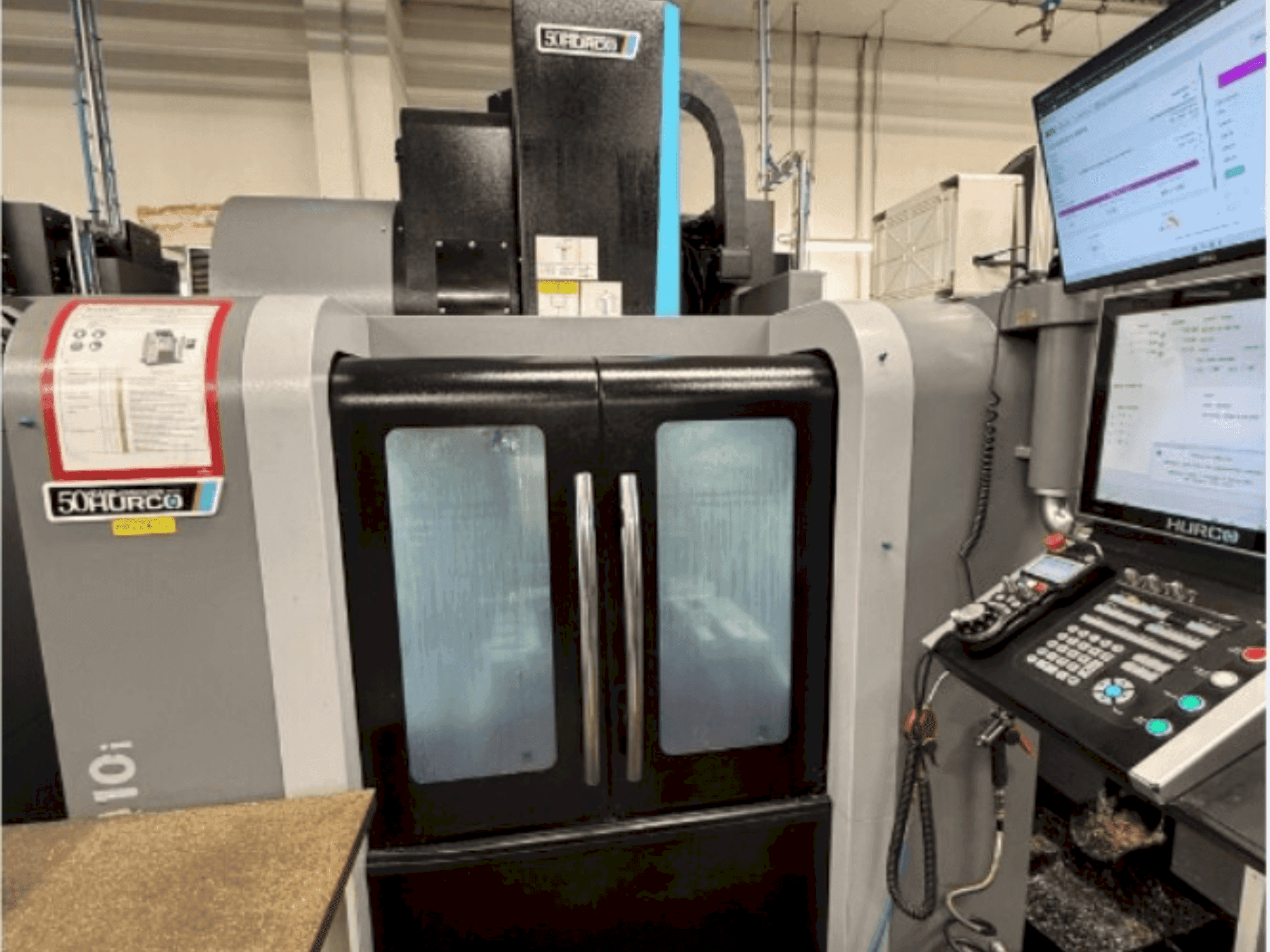Hurco VM10i Mašinos vaizdas iš priekio