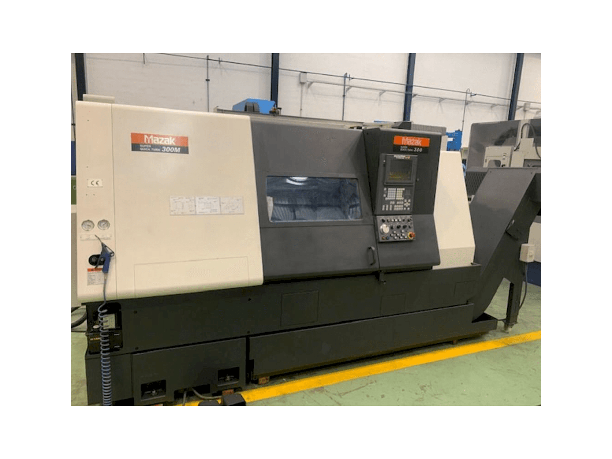 Mazak SQT 300 M Mašinos vaizdas iš priekio