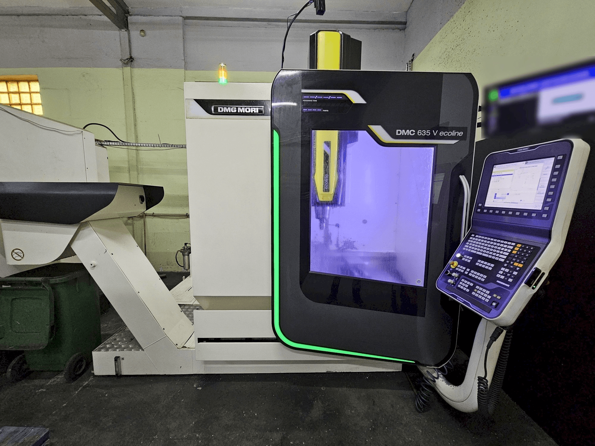 DMG MORI DMC 635V ecoline Mašinos vaizdas iš priekio