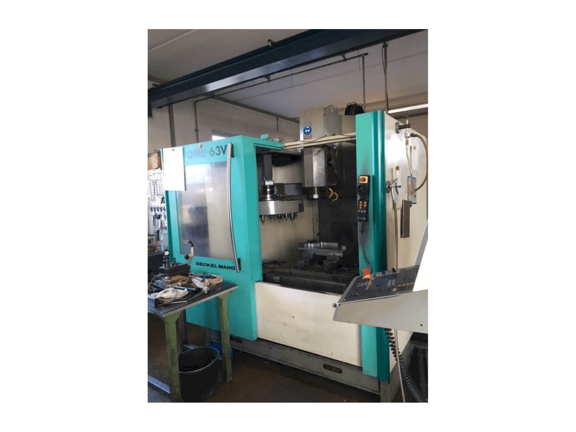 DMC DMC 63V Mašinos vaizdas iš priekio