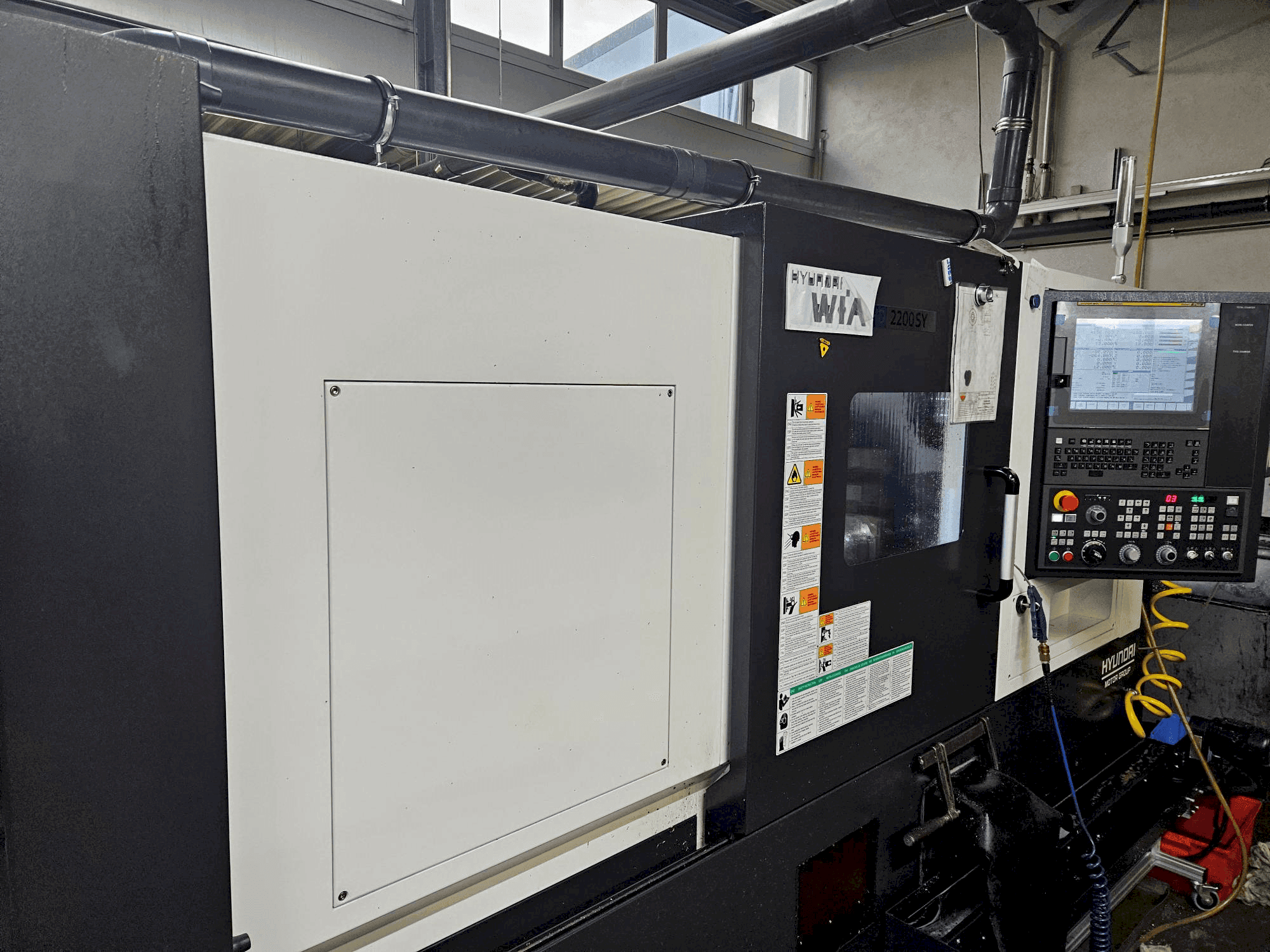 Hyundai HD2200SY Mašinos vaizdas iš priekio