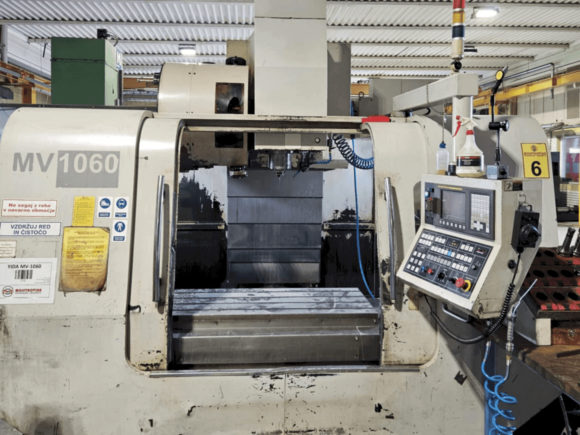 Yida MV-1060 Mašinos vaizdas iš priekio