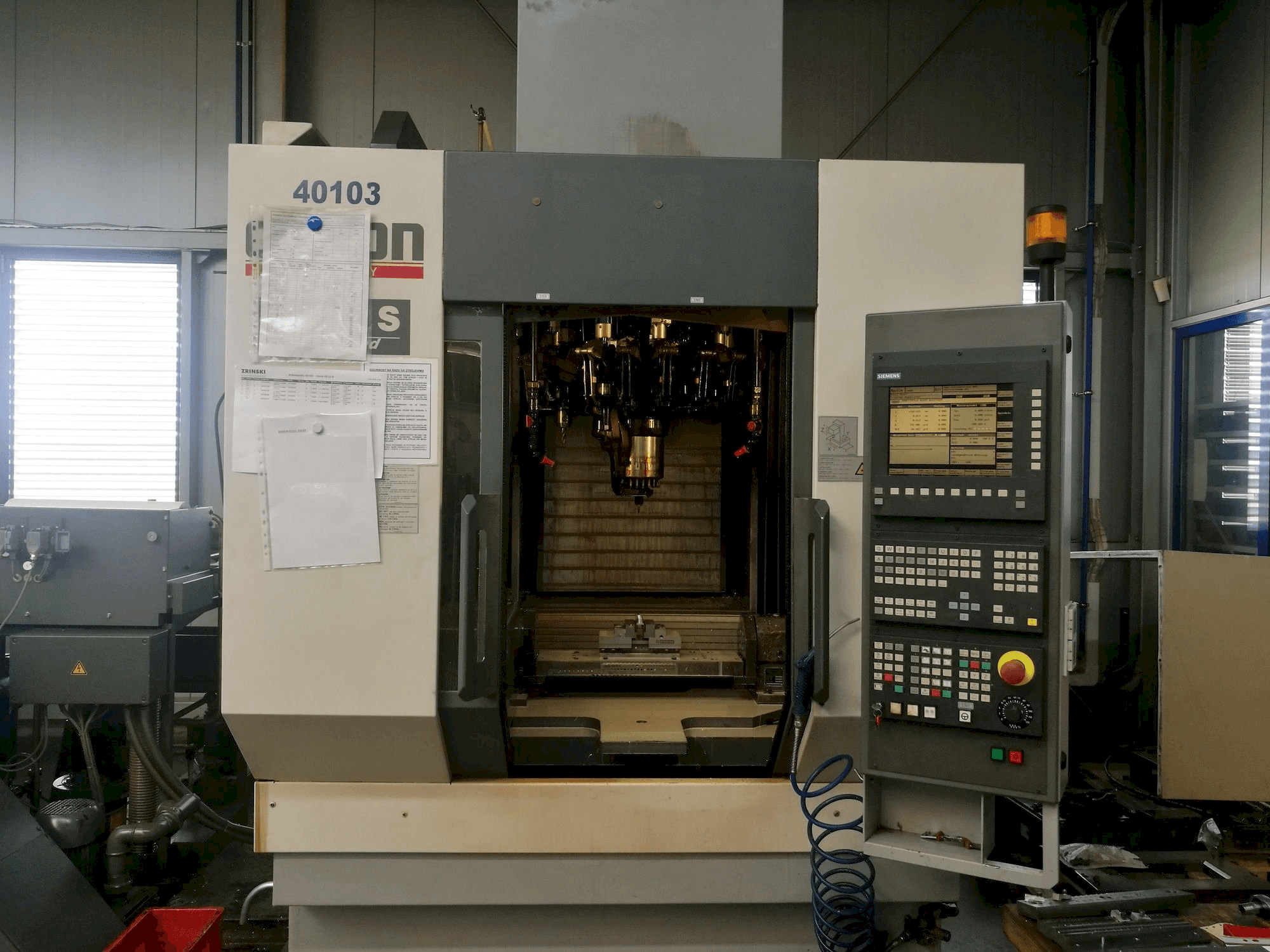 CHIRON FZ12S Mašinos vaizdas iš priekio