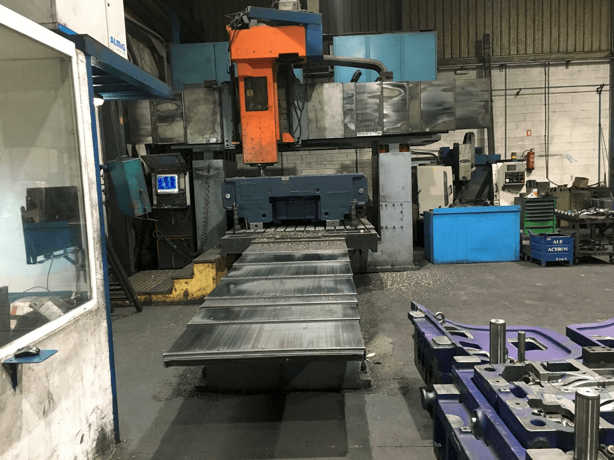 DYE FPF-2C-NC Mašinos vaizdas iš priekio