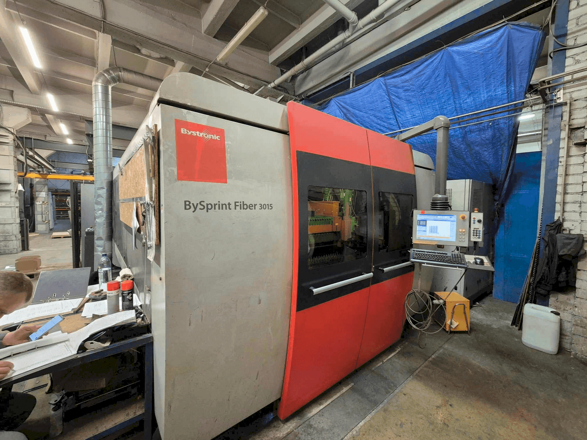 Bystronic Bysprint Fiber 3015 3kW Mašinos vaizdas iš priekio