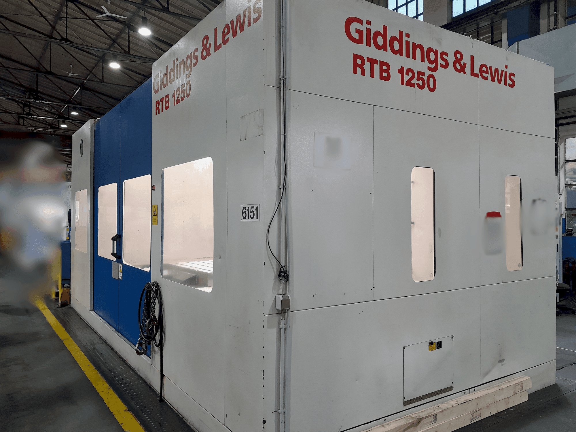 GIDDINGS & LEWIS HMC 410 RTB 1250 Mašinos vaizdas iš priekio