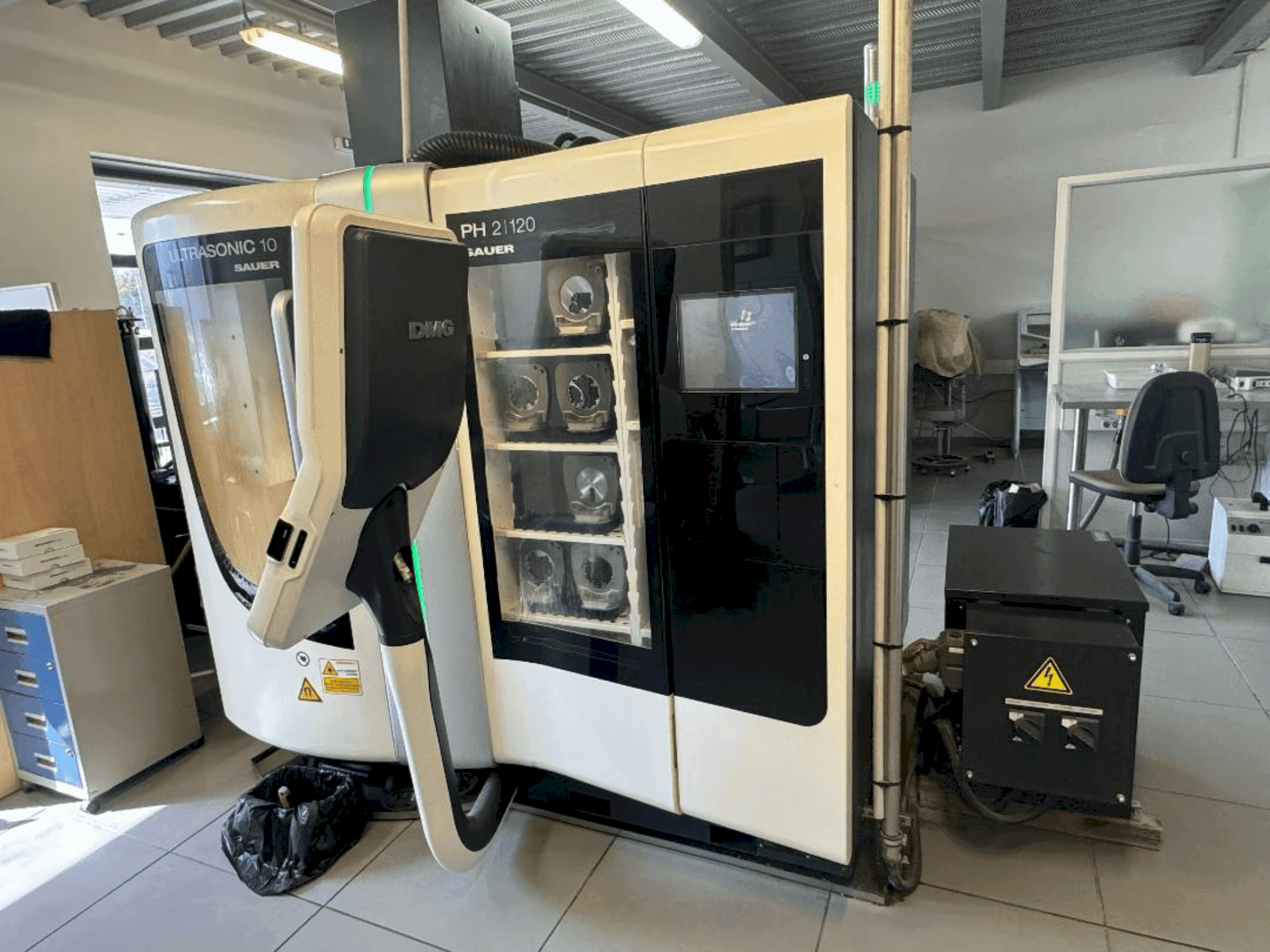 DMG ULTRASONIC 10/ DENTAL 10 Mašinos vaizdas iš priekio