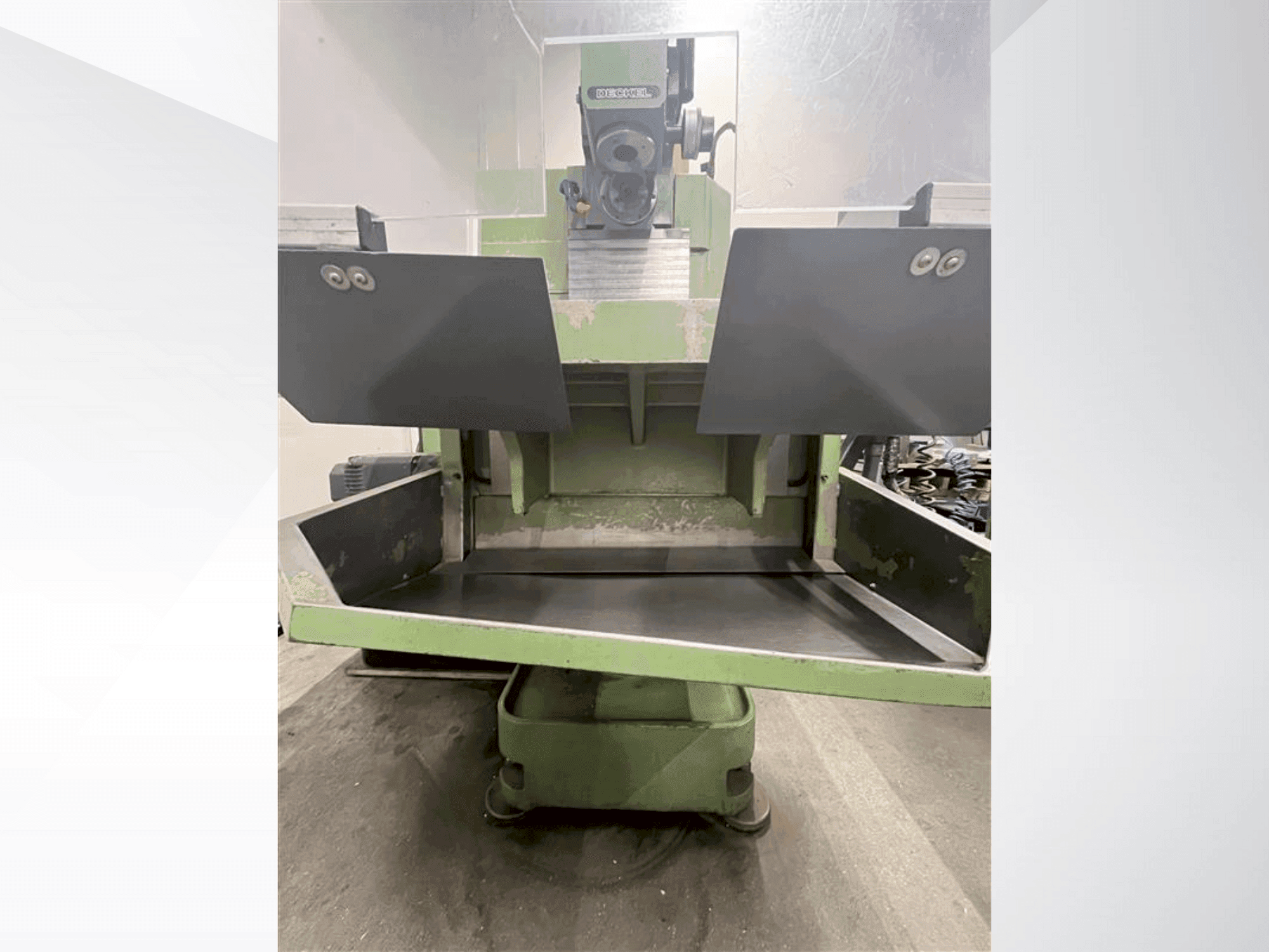 DECKEL FP2A Mašinos vaizdas iš priekio