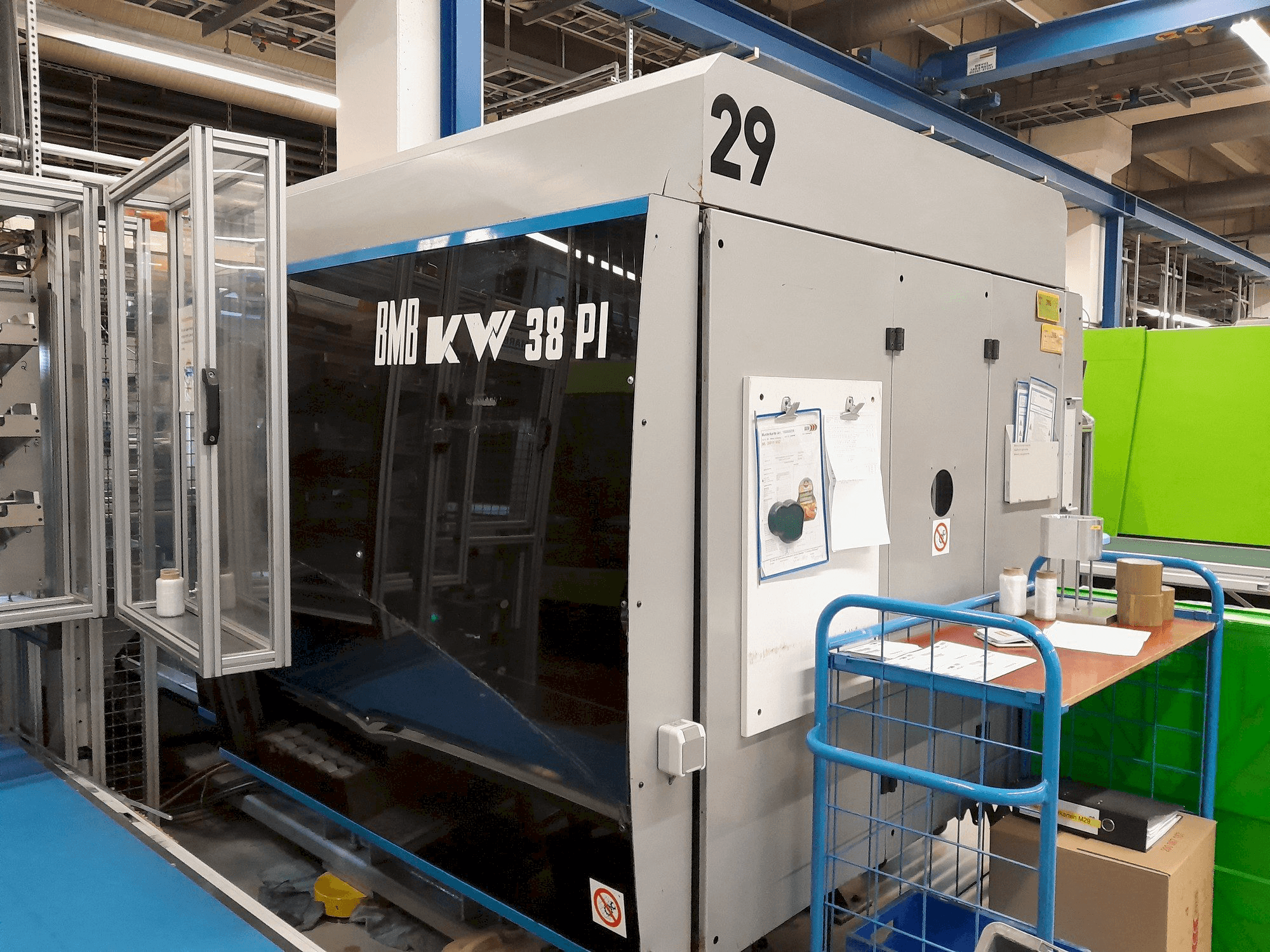 BMB KW 38 PI/1300 Mašinos vaizdas iš priekio