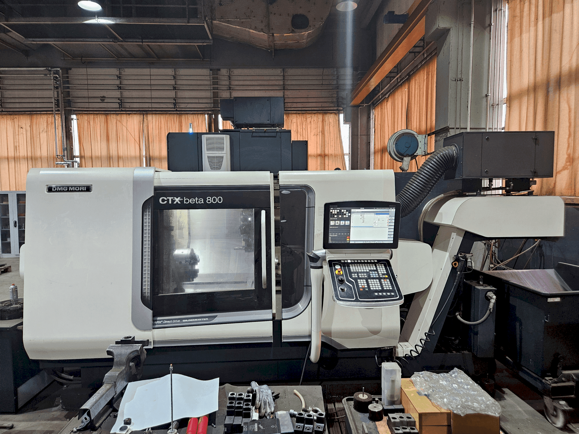 DMG MORI CTX beta 800 Mašinos vaizdas iš priekio