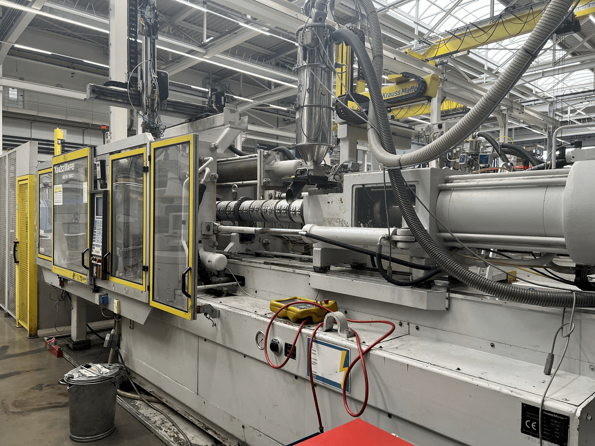 Krauss Maffei KM 250 Mašinos vaizdas iš priekio