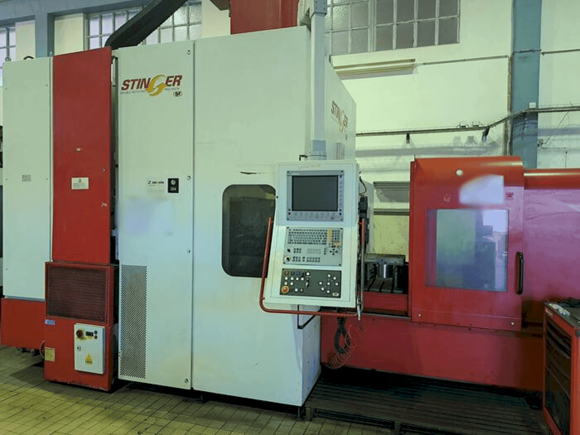 FPT STINGER XL Mašinos vaizdas iš priekio