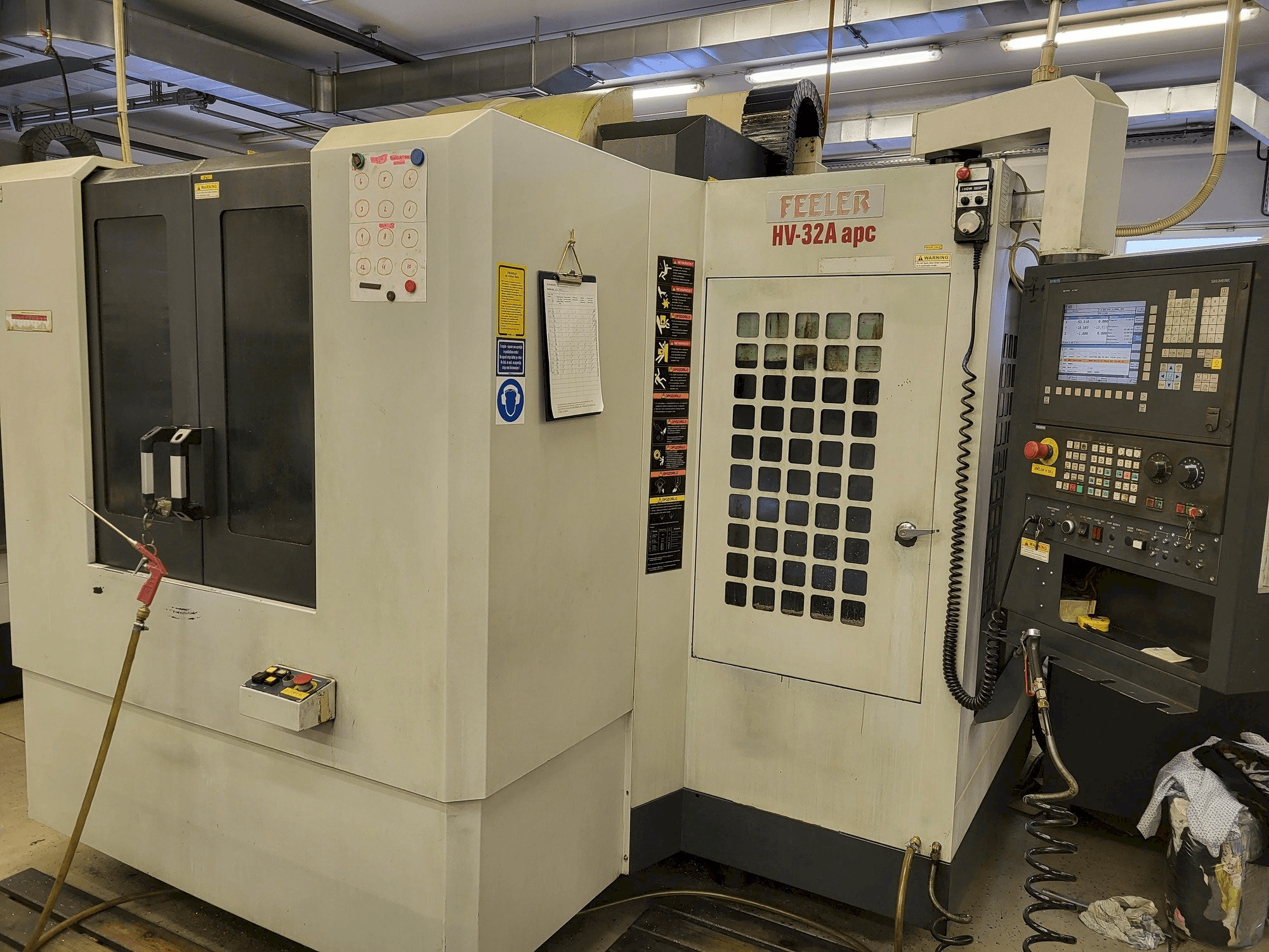 Feeler HV-32A-APC Mašinos vaizdas iš priekio