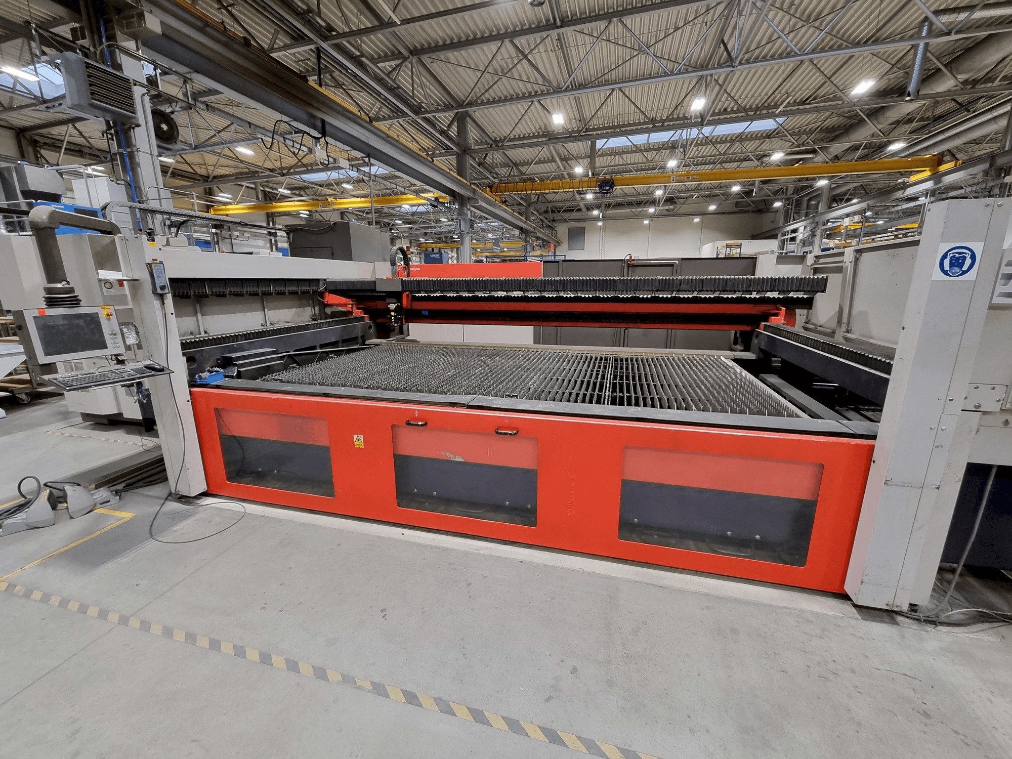 Bystronic Bylaser 4400 Mašinos vaizdas iš priekio