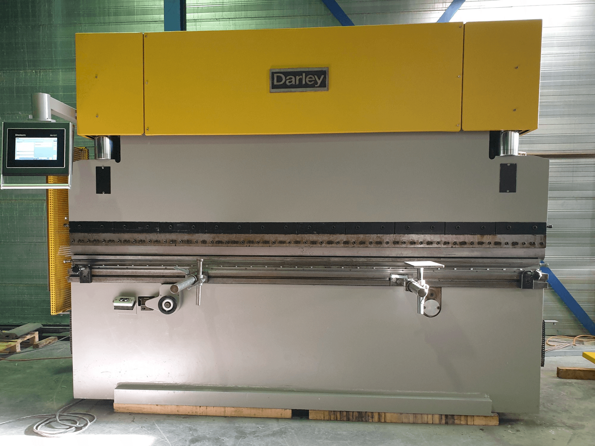 Darley EHP 80 31/25 Mašinos vaizdas iš priekio