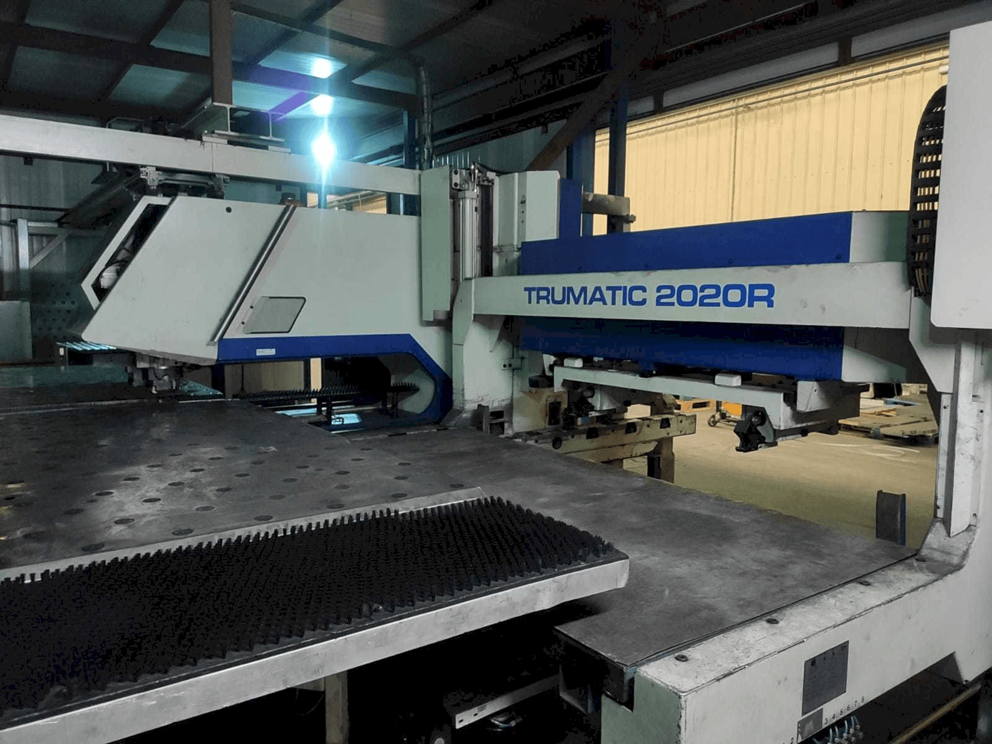 Trumpf Trumatic 2020R Mašinos vaizdas iš priekio