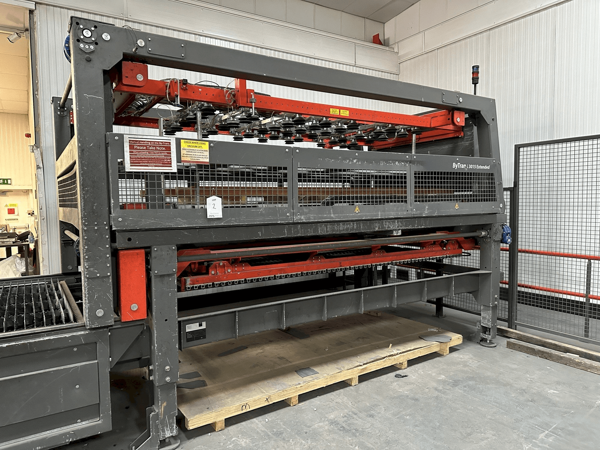 Bystronic By Trans 3015 Extended Automatic Loading Mašinos vaizdas iš priekio