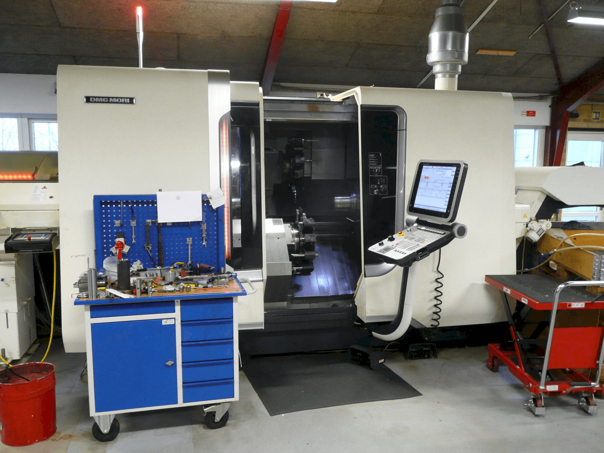 DMG MORI CTX beta 800 A4 Mašinos vaizdas iš priekio