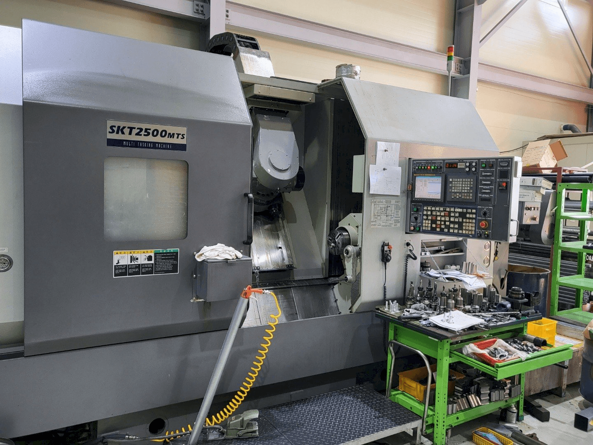 Hyundai Wia SKT2500MTS Mašinos vaizdas iš priekio