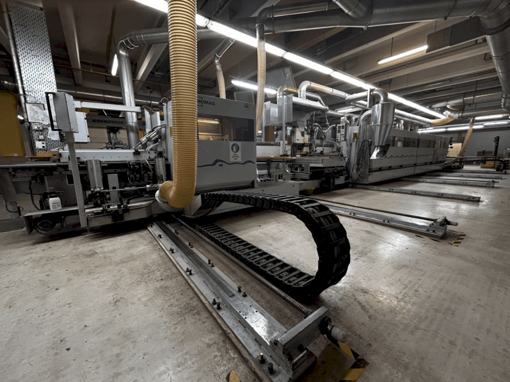 HOMAG WEEKE PROFI KFL20/29/QA/25 Mašinos vaizdas iš priekio