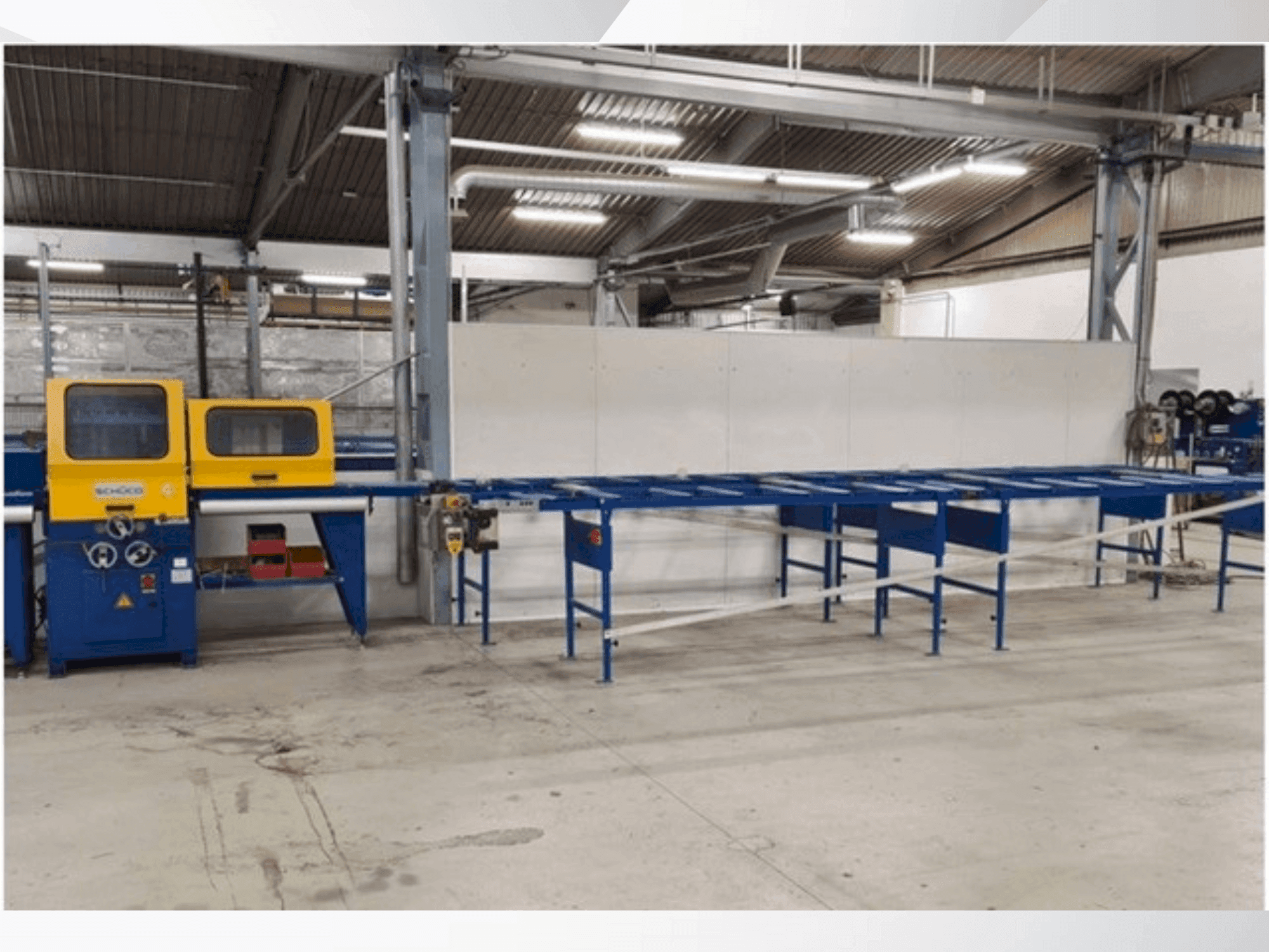 SCHÜCO ISOMAT 5 Mašinos vaizdas iš priekio