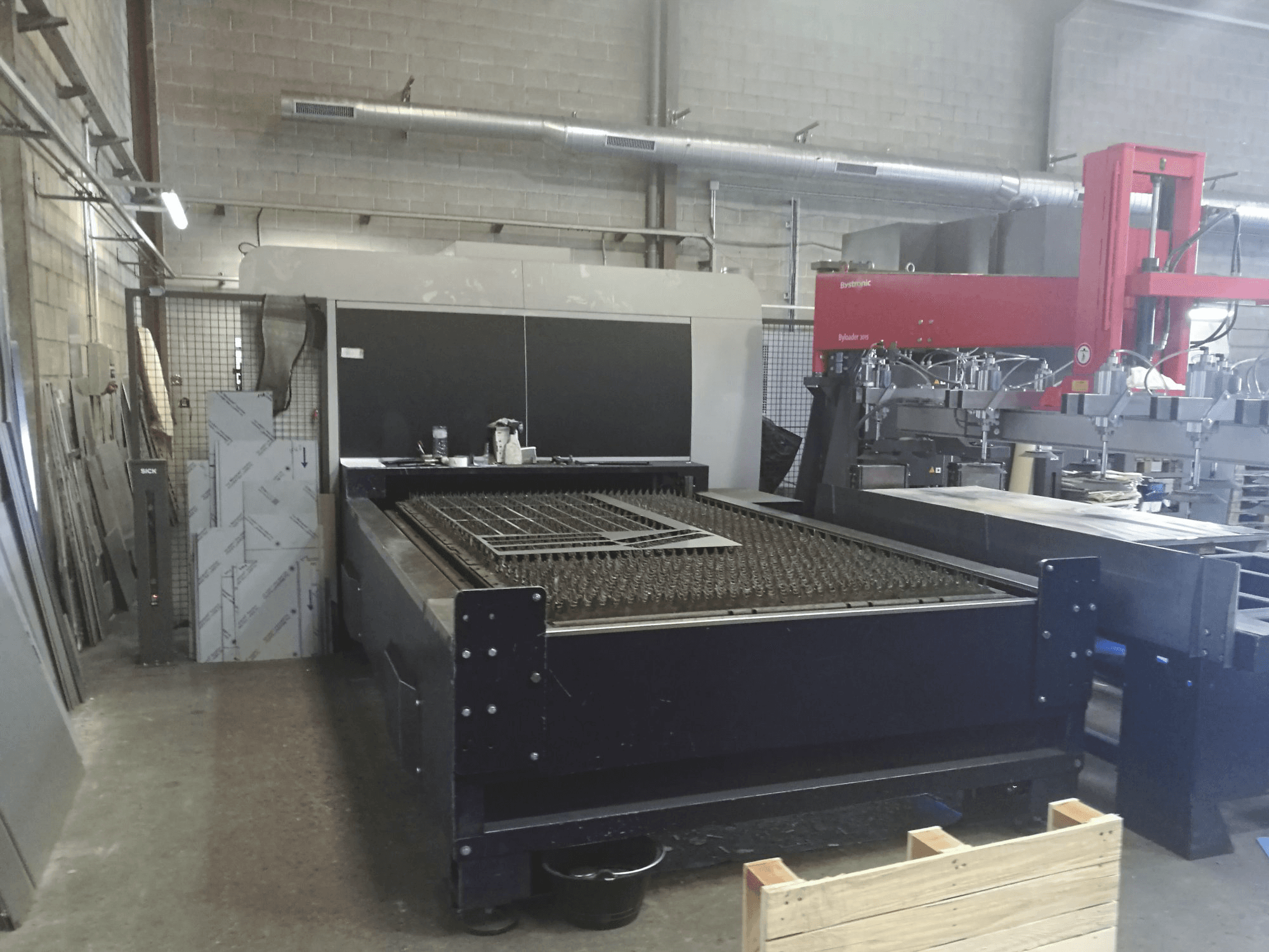 Bystronic BySprint Fiber 3015 Mašinos vaizdas iš priekio