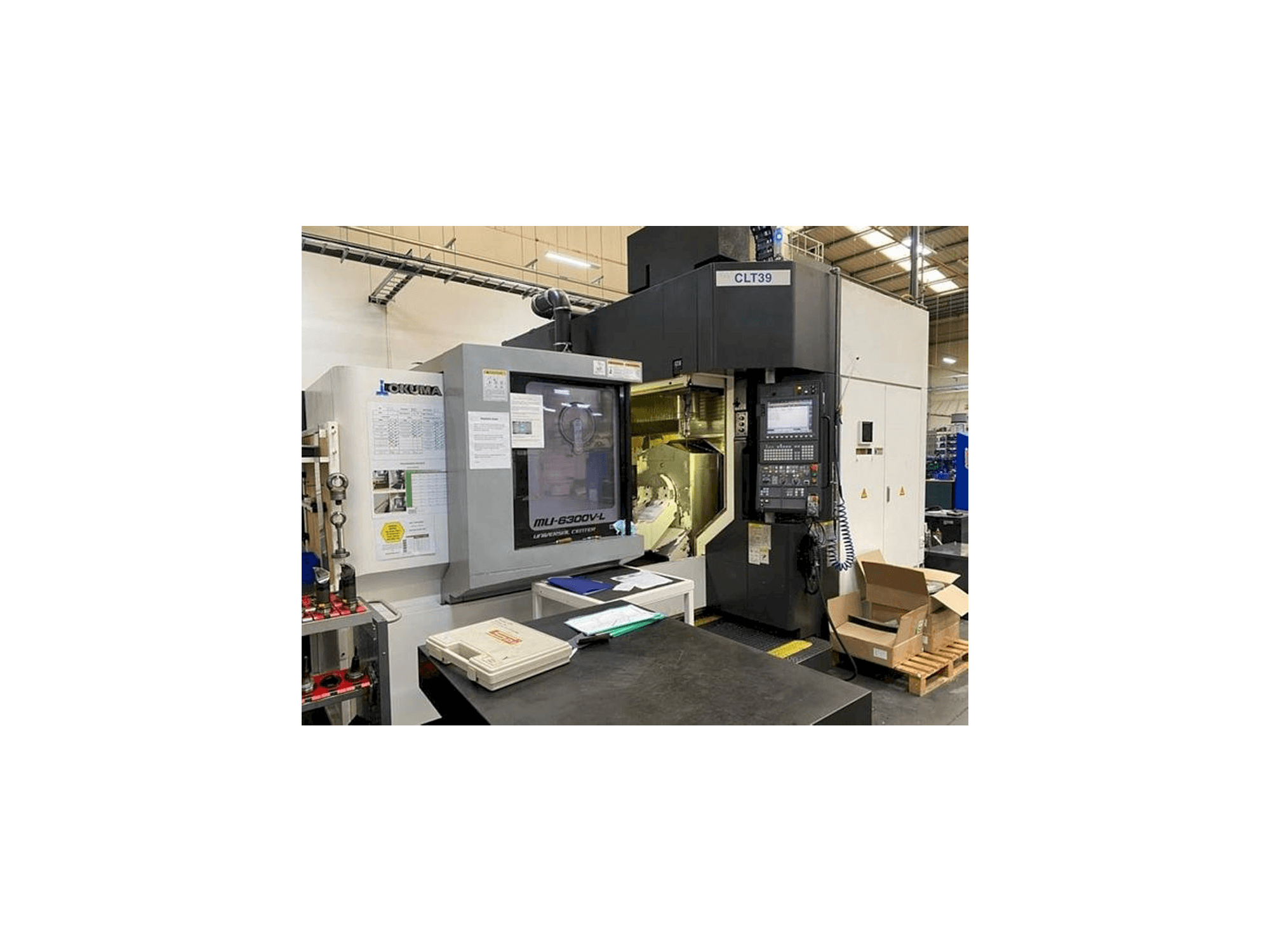 Okuma MU 6300V-L Mašinos vaizdas iš priekio