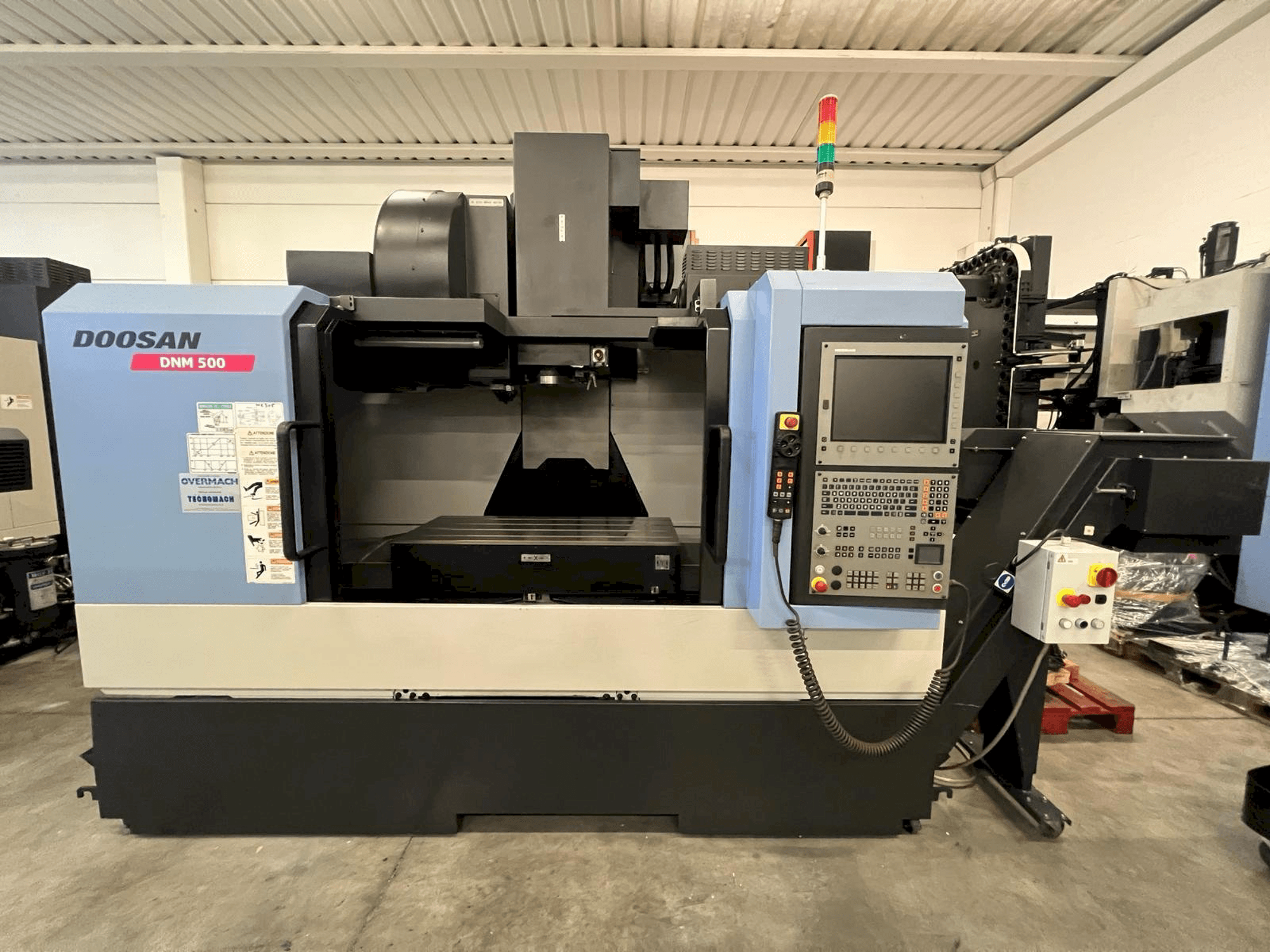 DOOSAN DNM 500 Mašinos vaizdas iš priekio