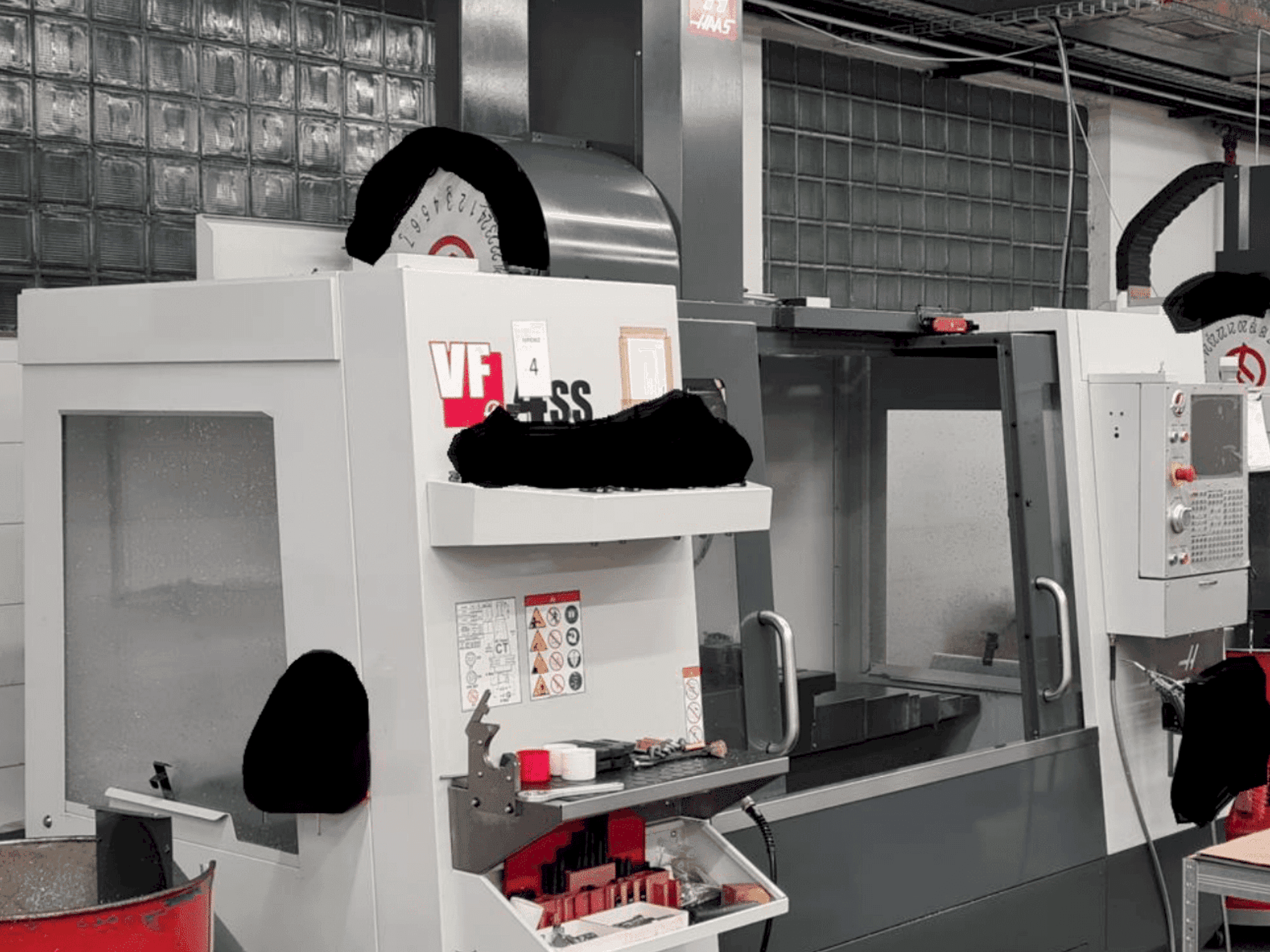 HAAS VF-4SS Mašinos vaizdas iš priekio