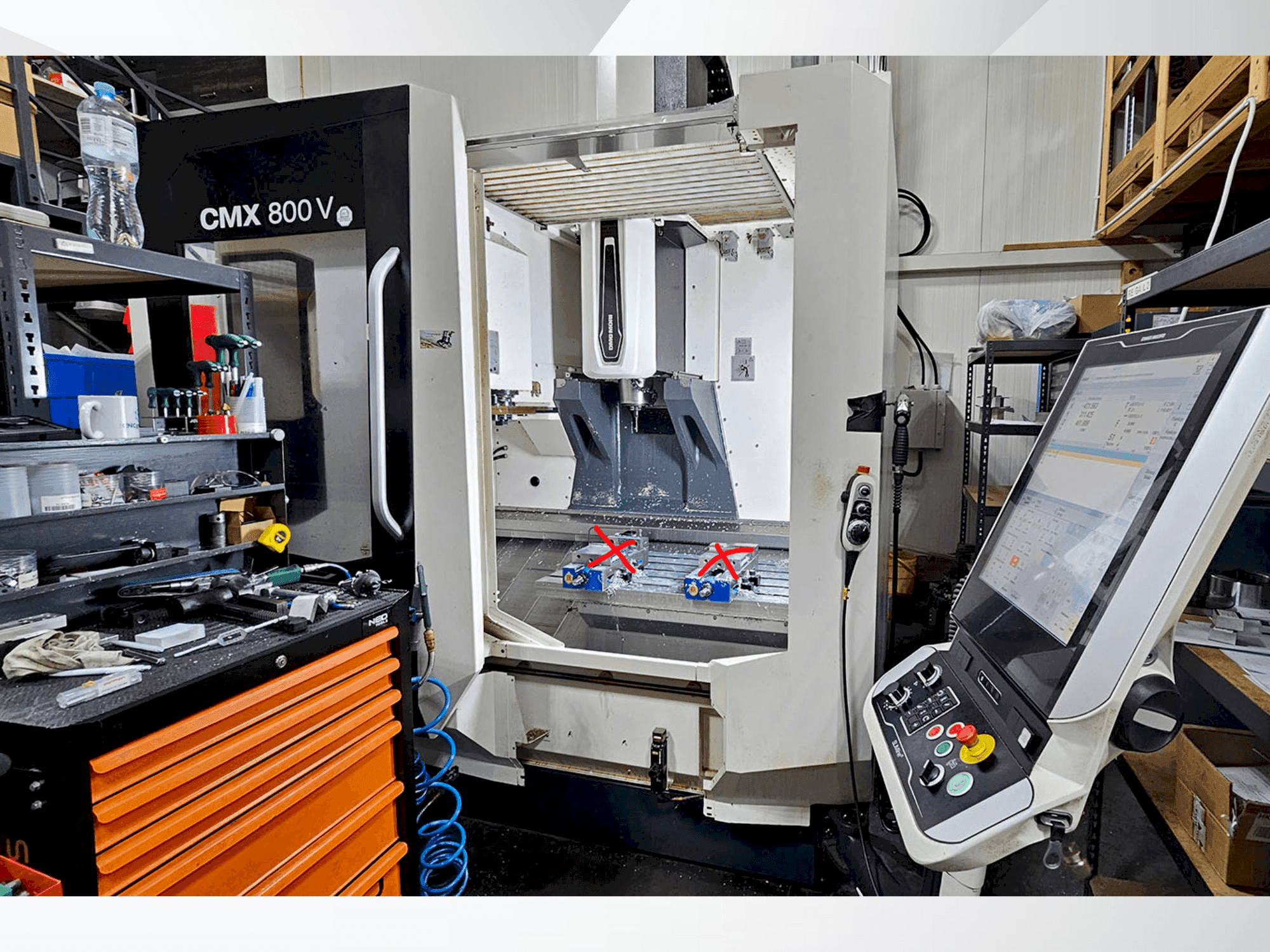 DMG CMX 800V Mašinos vaizdas iš priekio