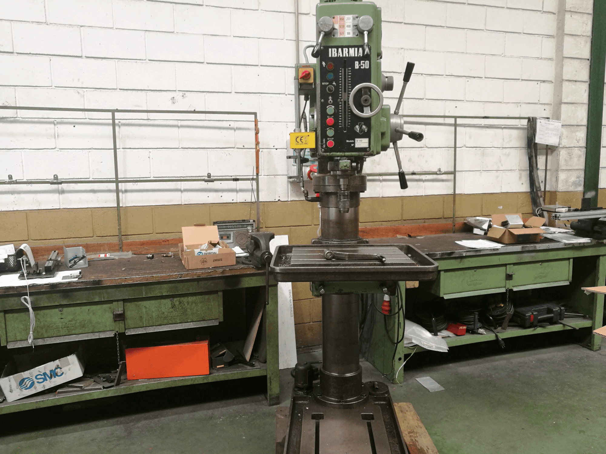 IBARMIA B-50 Mašinos vaizdas iš priekio