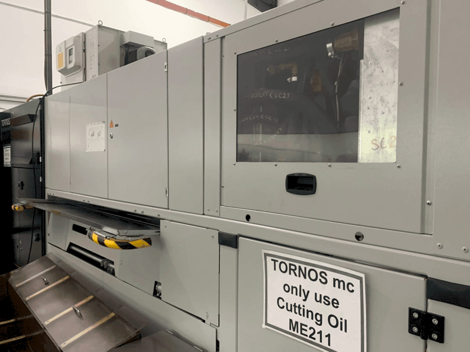 TORNOS MultiSwiss 6x16 Mašinos vaizdas iš priekio