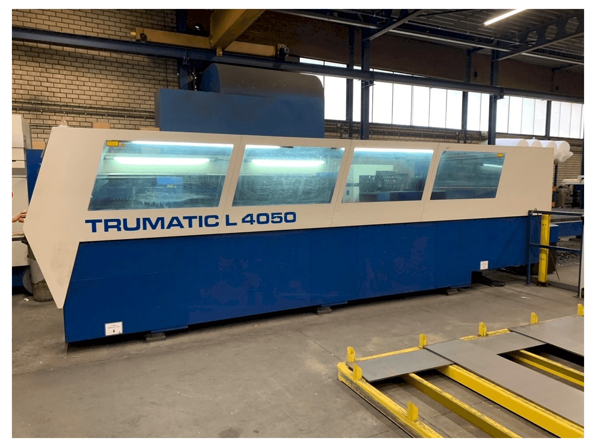 Trumpf Trumatic L4050 5kW CO2 + Liftmaster Mašinos vaizdas iš priekio