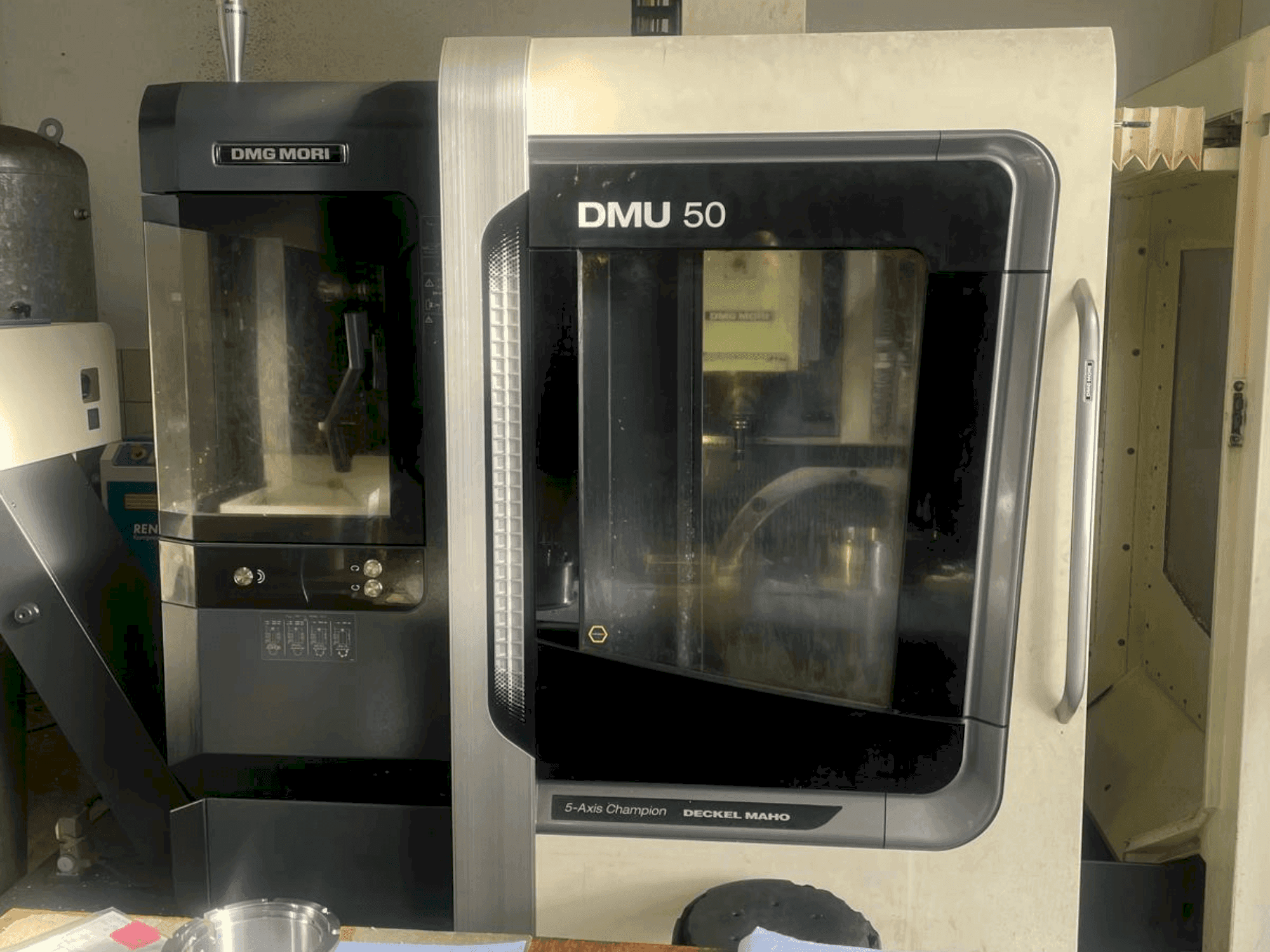 DMG MORI DMU 50 Mašinos vaizdas iš priekio